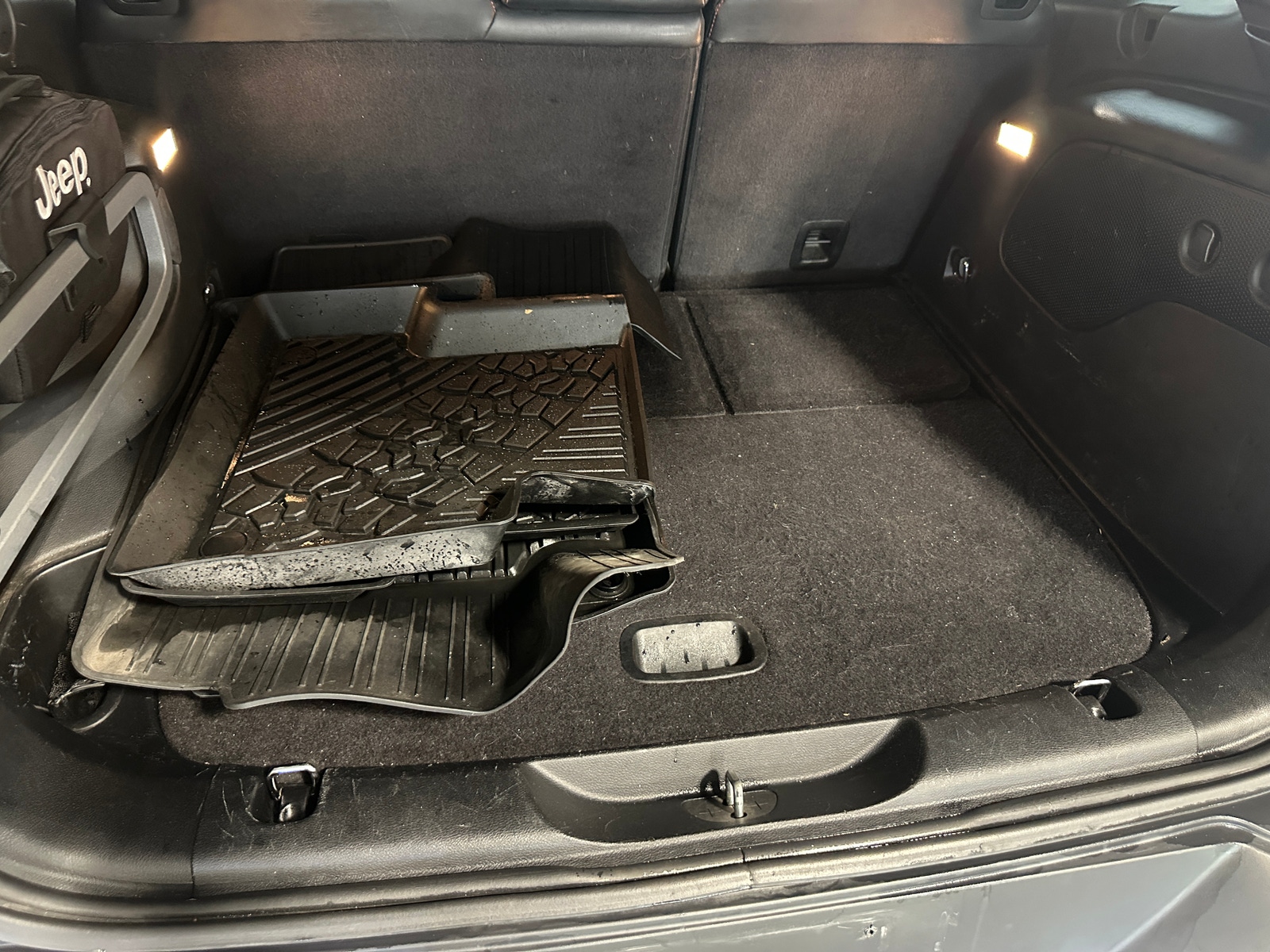 Thumbnail: 2015 Jeep Cherokee - 6