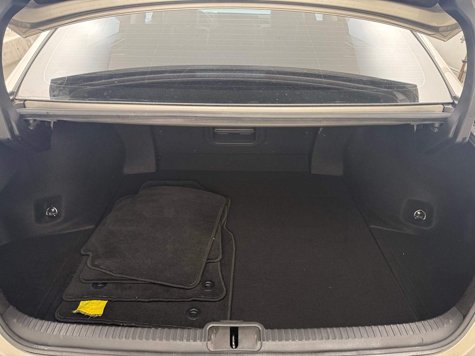 Thumbnail: 2021 Lexus ES - 6