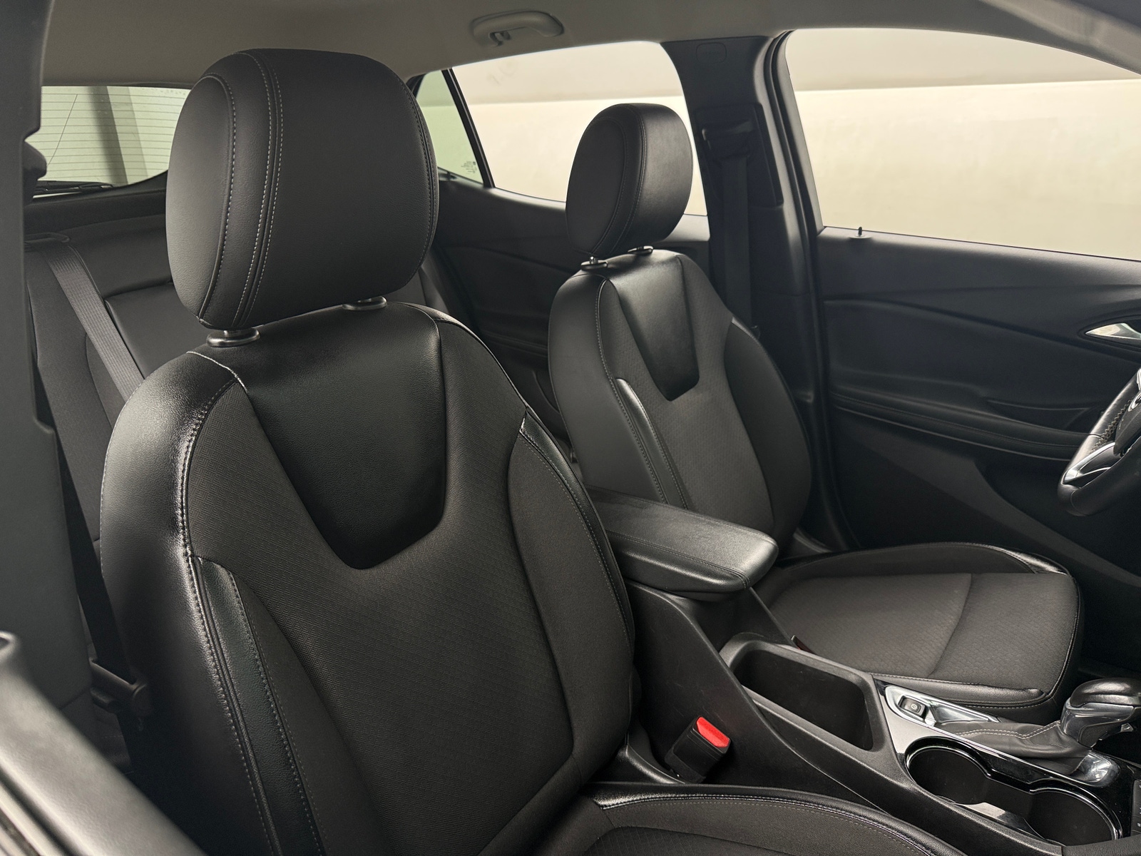 Thumbnail: 2022 Buick Encore GX - 2