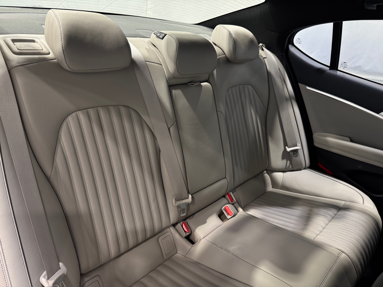 Thumbnail: 2022 Genesis G70 - 6