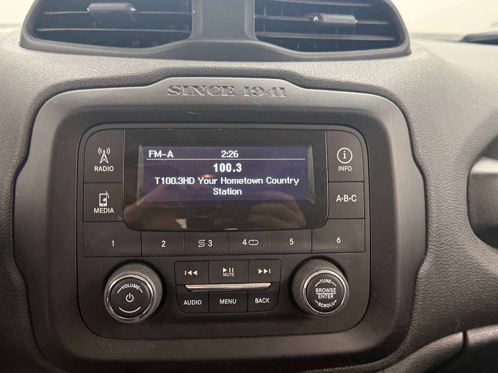 Thumbnail: 2017 Jeep Renegade - 4