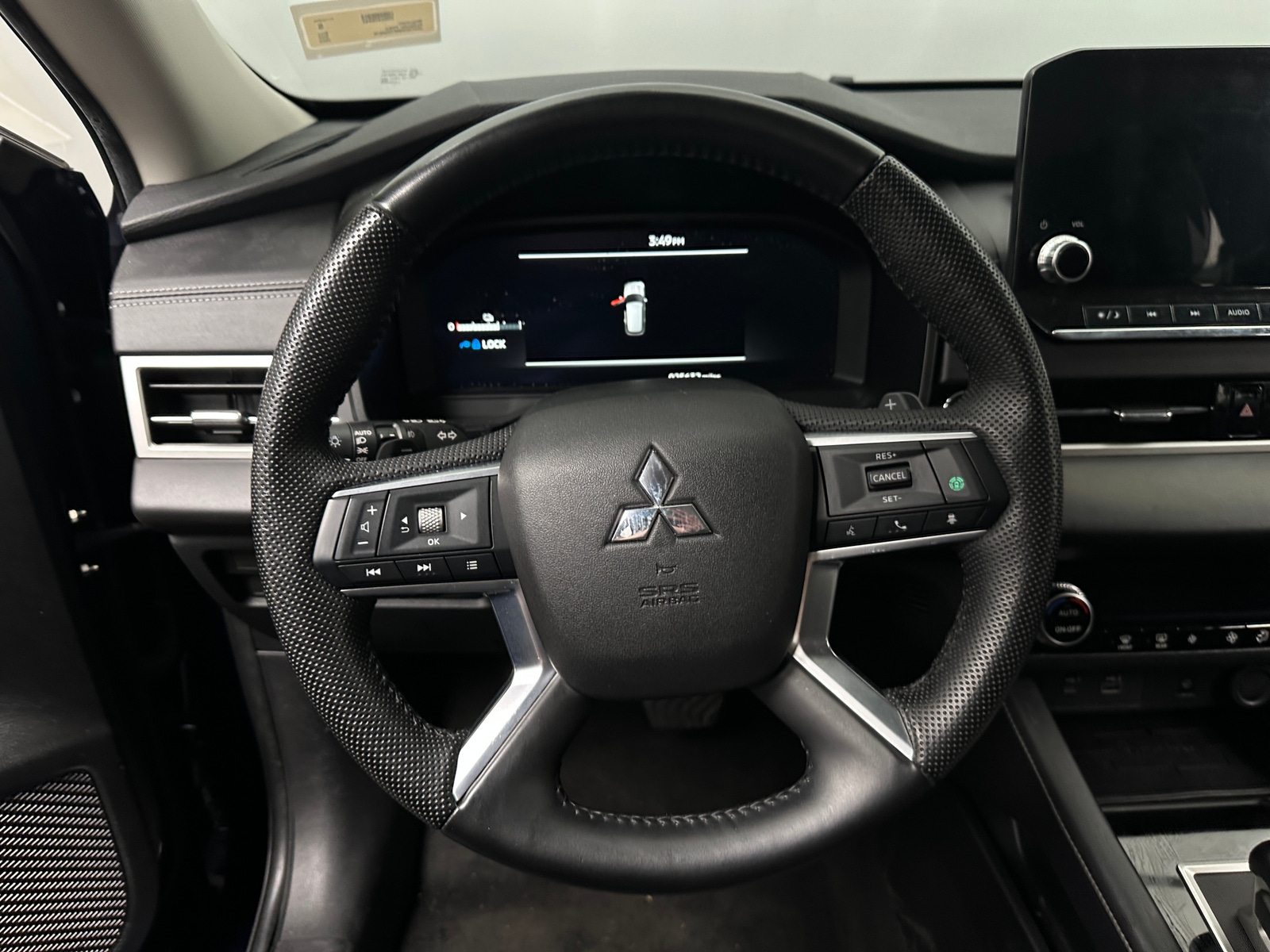 Thumbnail: 2023 Mitsubishi Outlander - 5