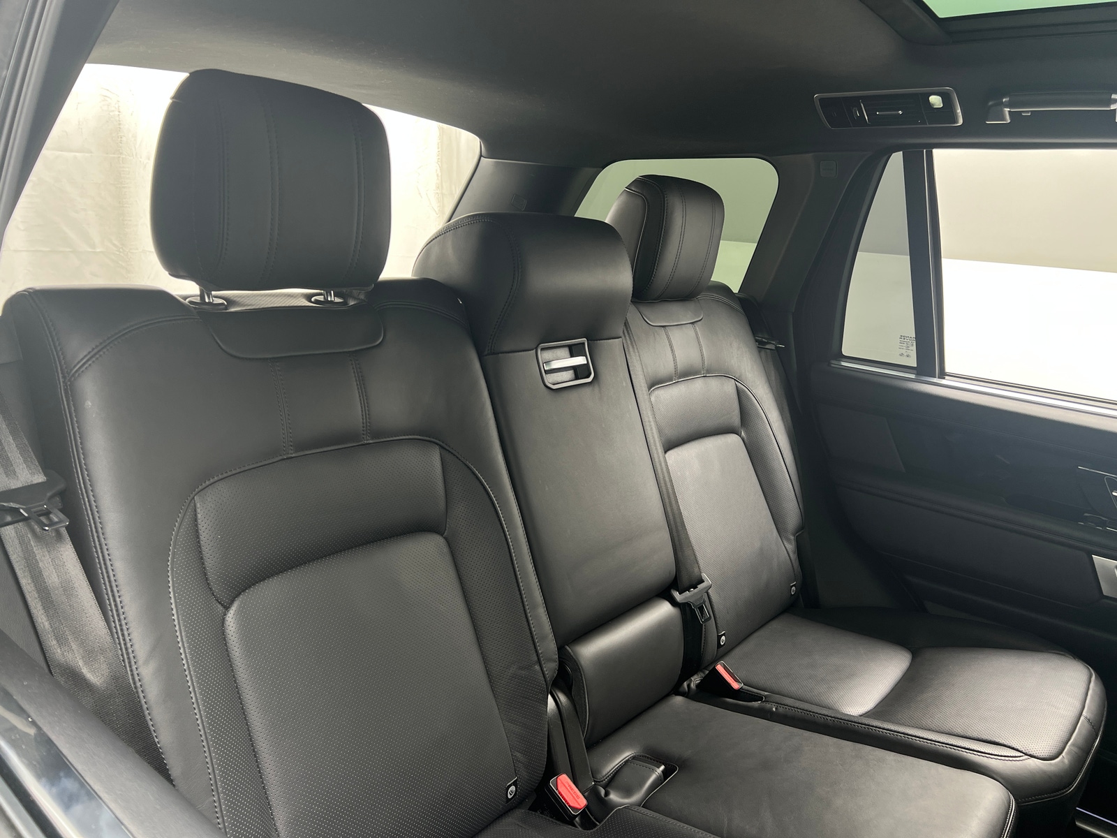 Thumbnail: 2021 Land Rover Range Rover - 5