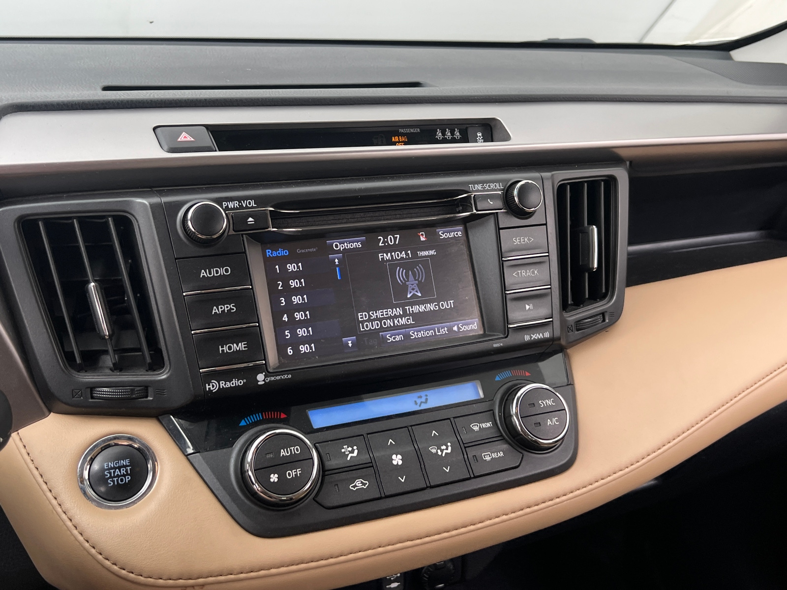 Thumbnail: 2018 Toyota RAV4 - 4