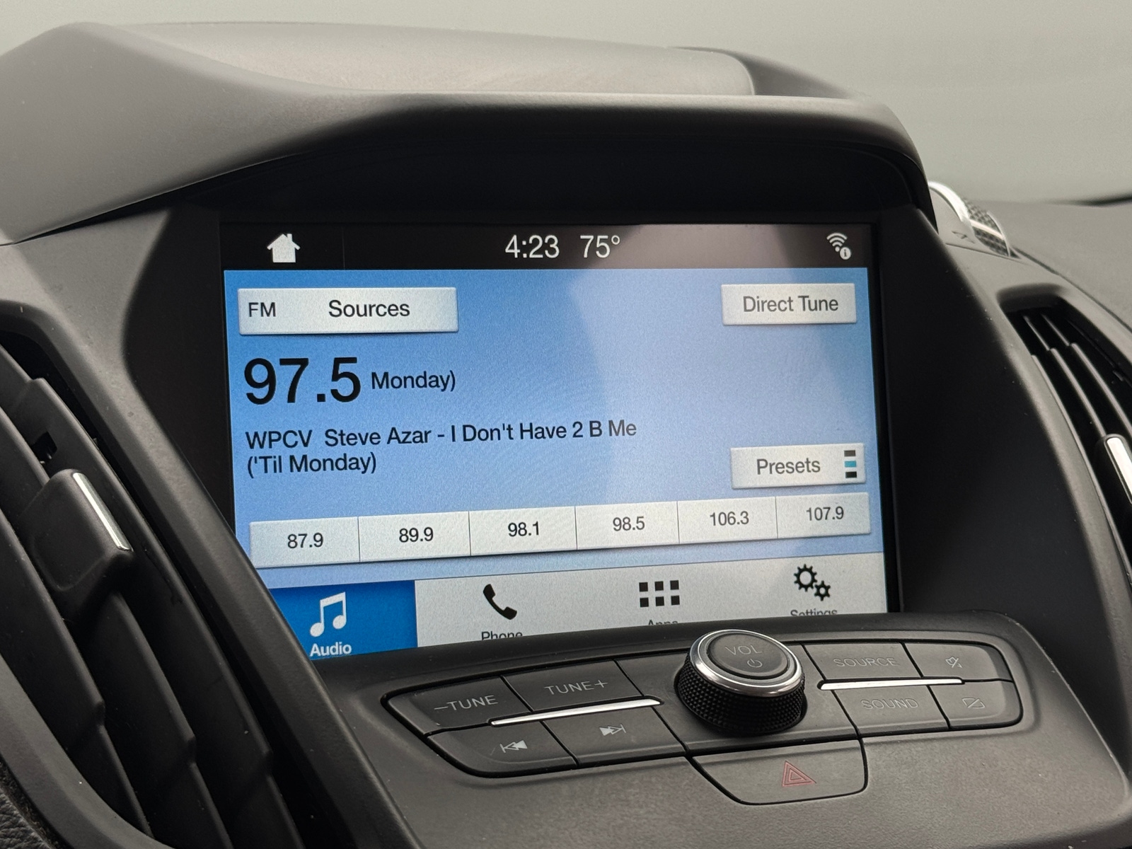 Thumbnail: 2019 Ford Escape - 3