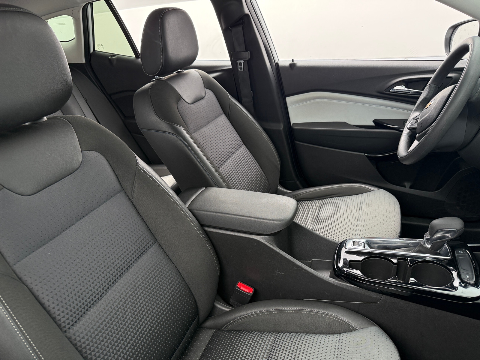 Thumbnail: 2025 Chevrolet Trax - 2