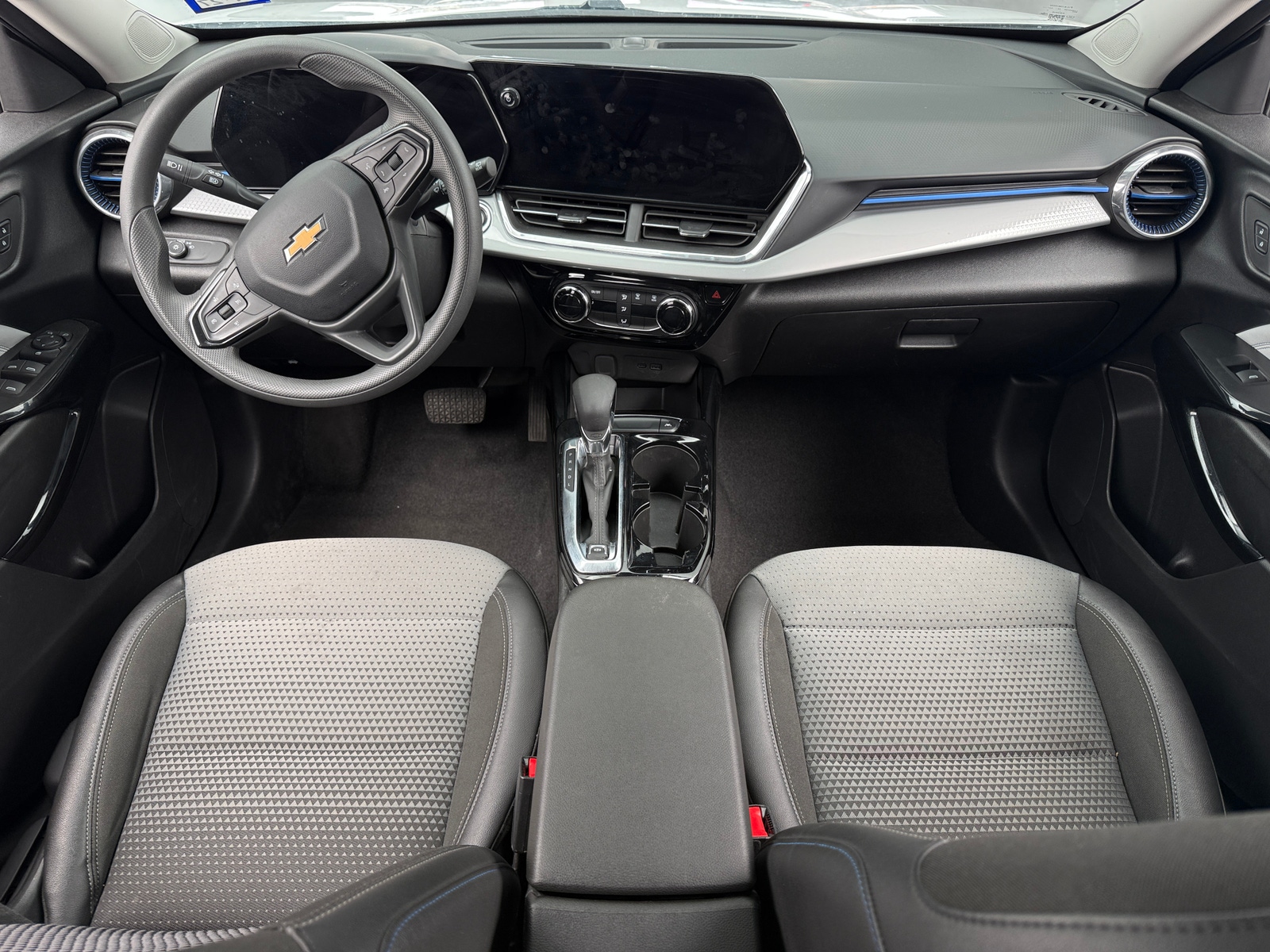 Thumbnail: 2025 Chevrolet Trax - 3