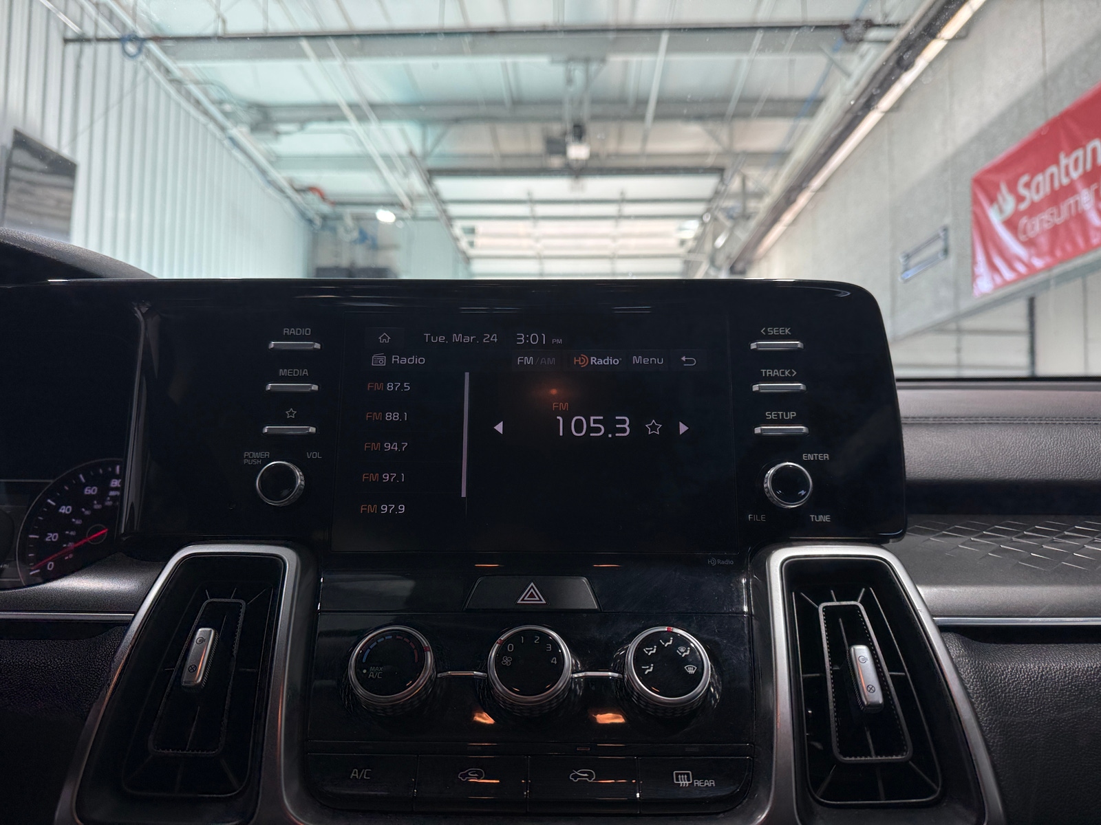 Thumbnail: 2023 Kia Sorento - 4