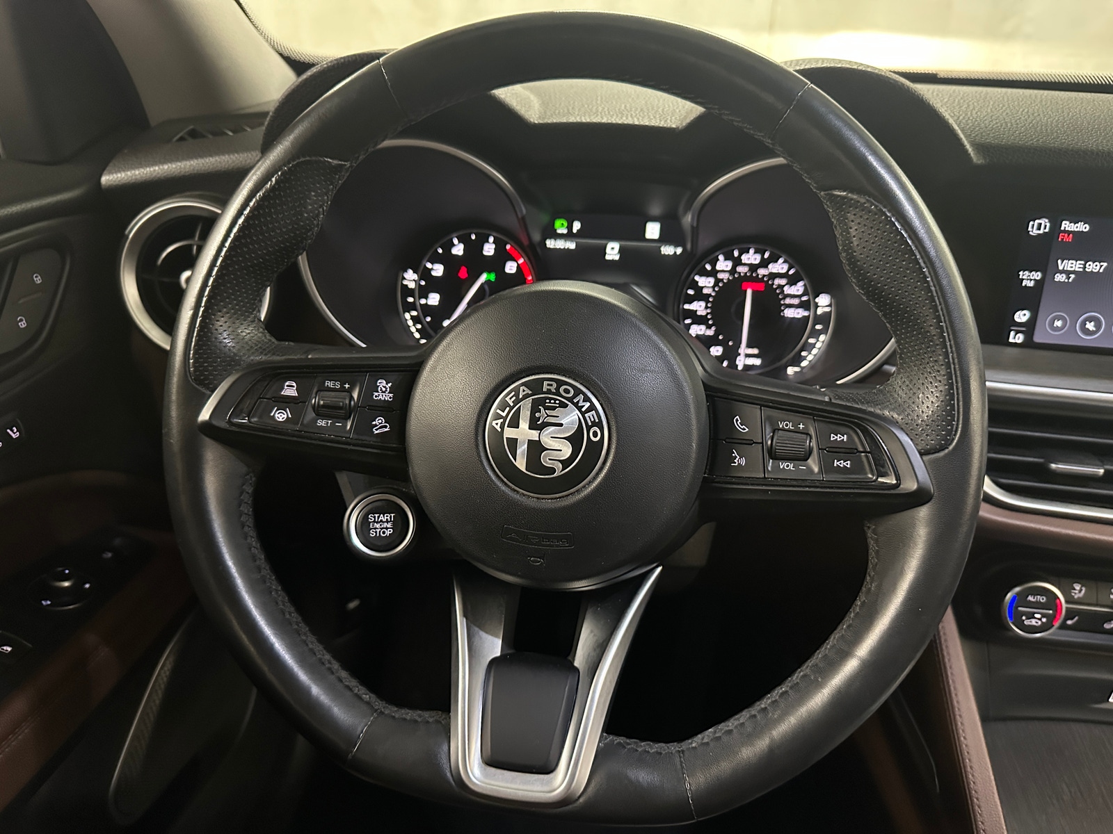 Thumbnail: 2021 Alfa Romeo Stelvio - 4