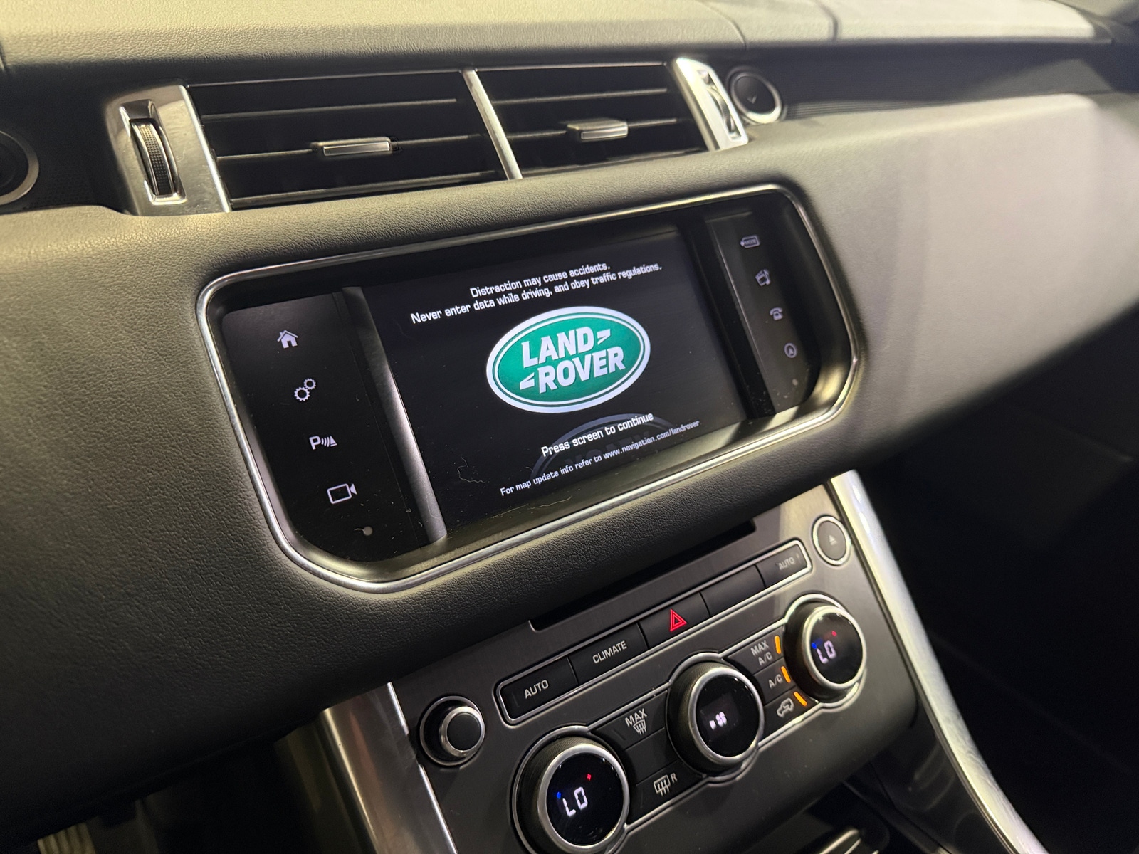 Thumbnail: 2016 Land Rover Range Rover Sport - 3
