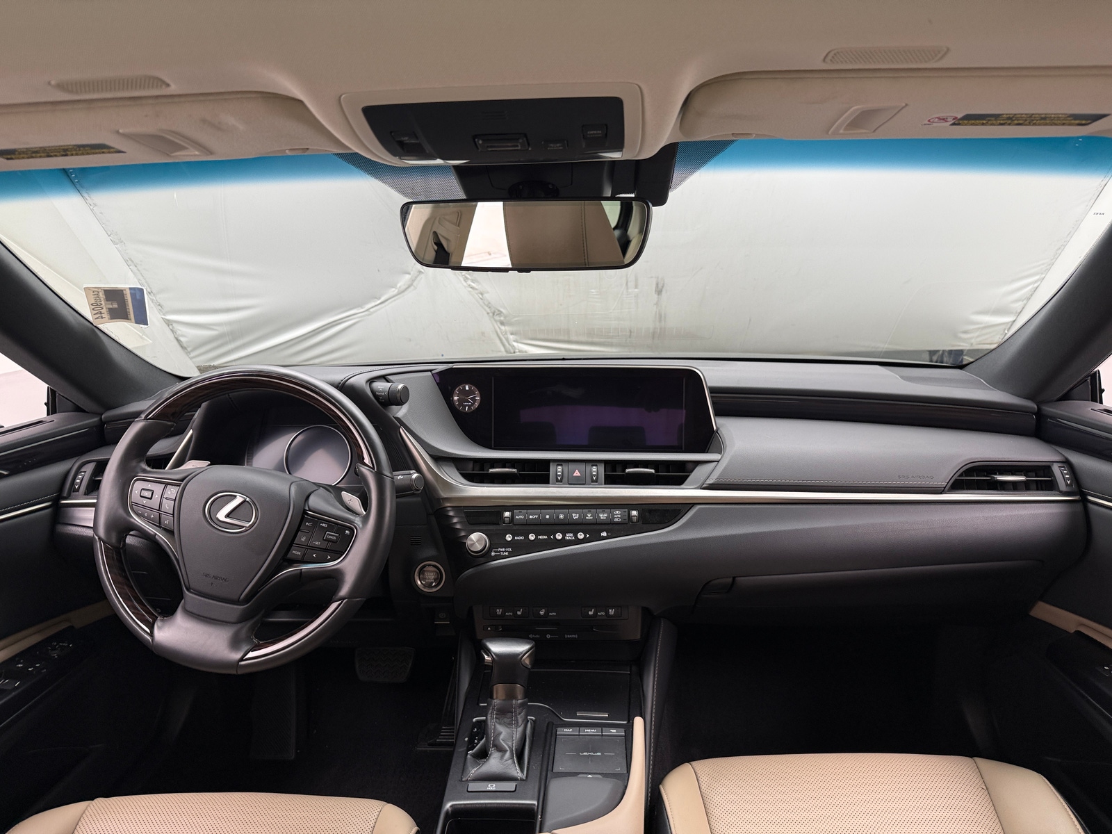 Thumbnail: 2021 Lexus ES - 2