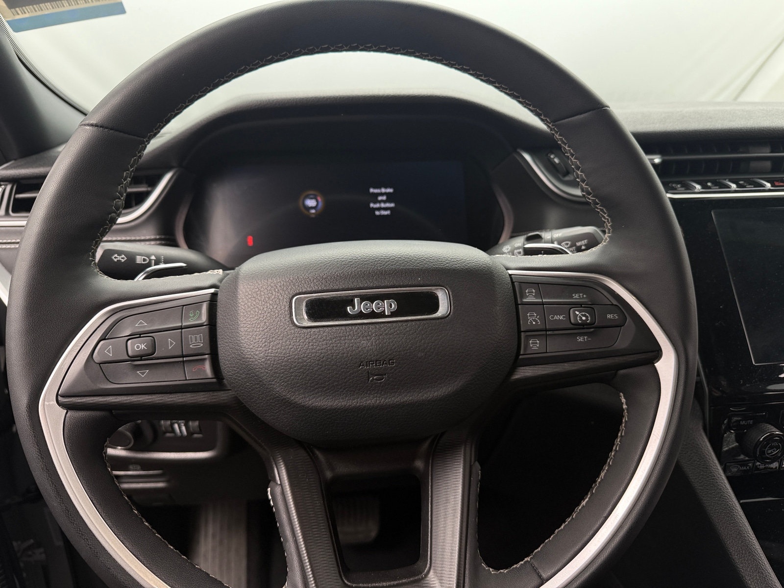 Thumbnail: 2024 Jeep Grand Cherokee - 4