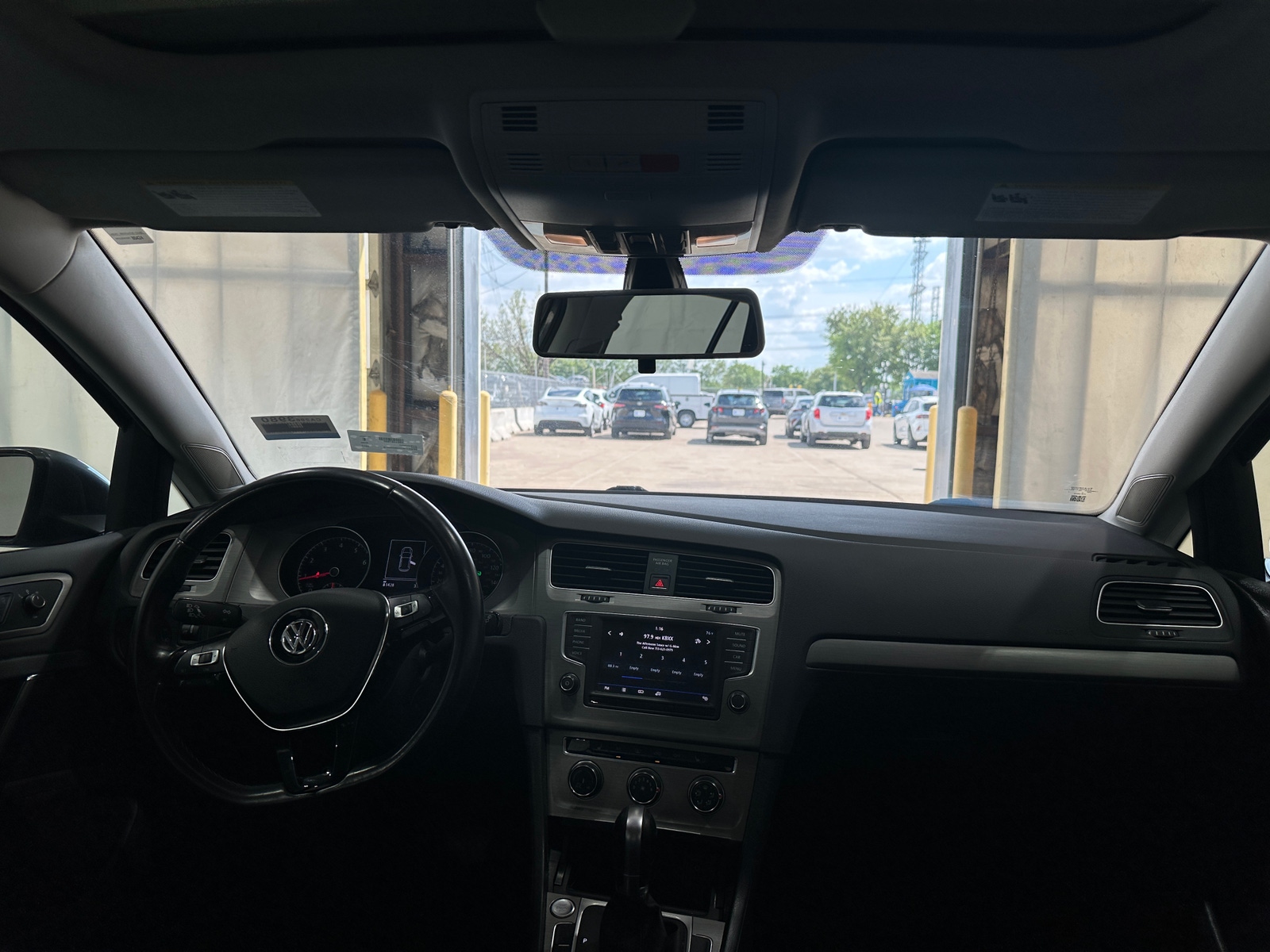 Thumbnail: 2017 Volkswagen Golf - 3