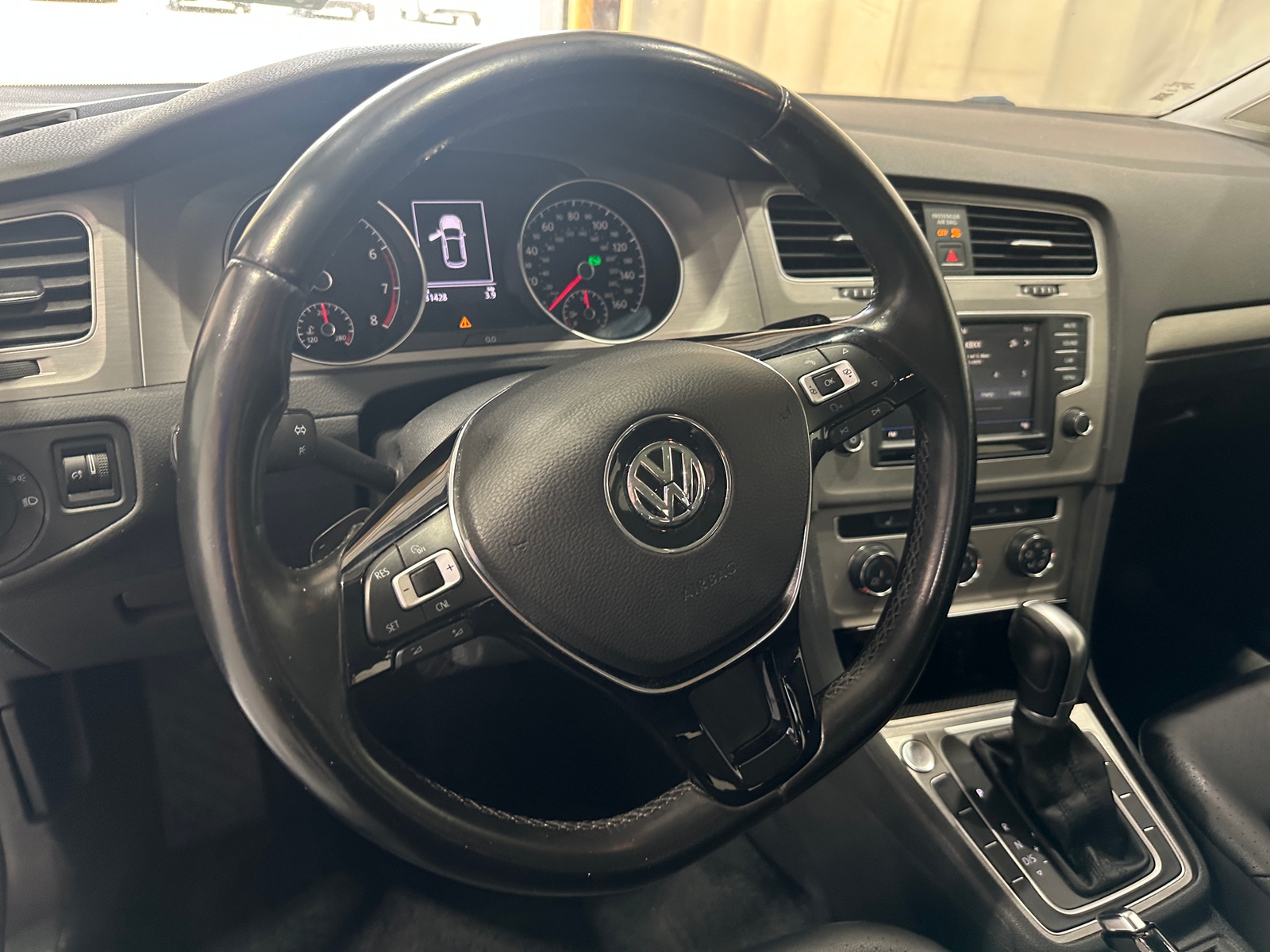 Thumbnail: 2017 Volkswagen Golf - 5