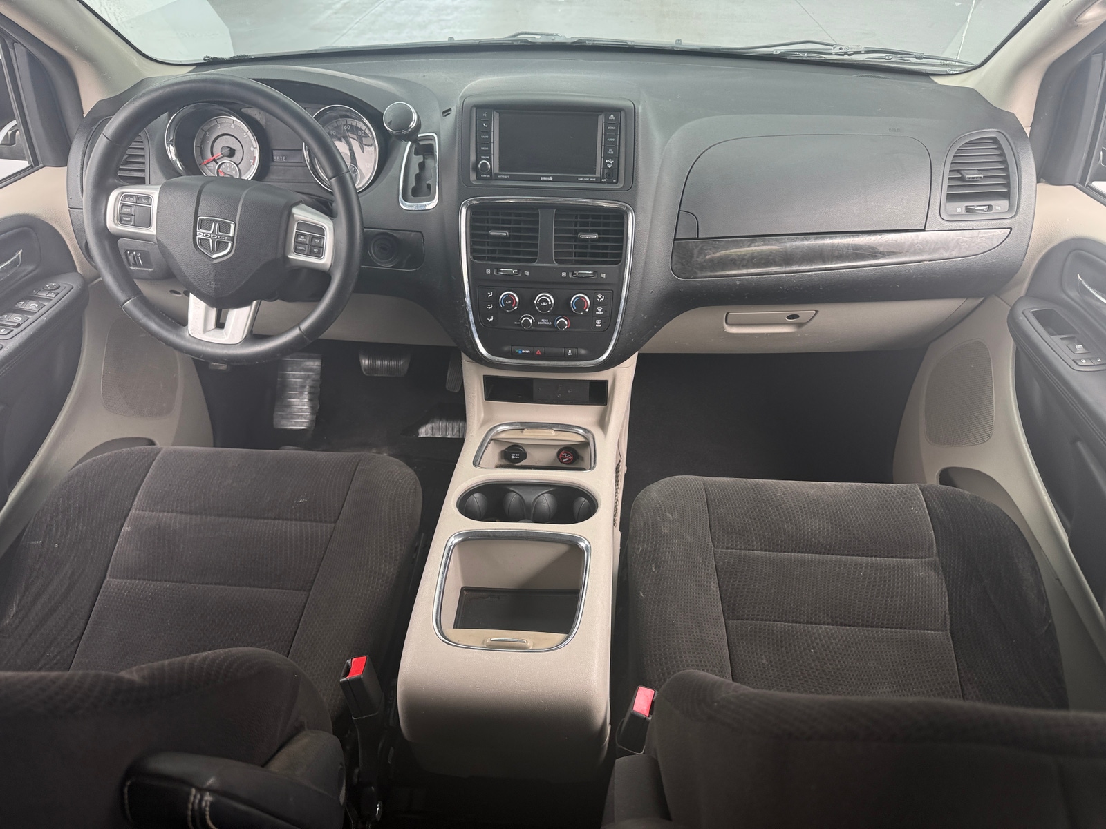 Thumbnail: 2016 Dodge Grand Caravan - 3