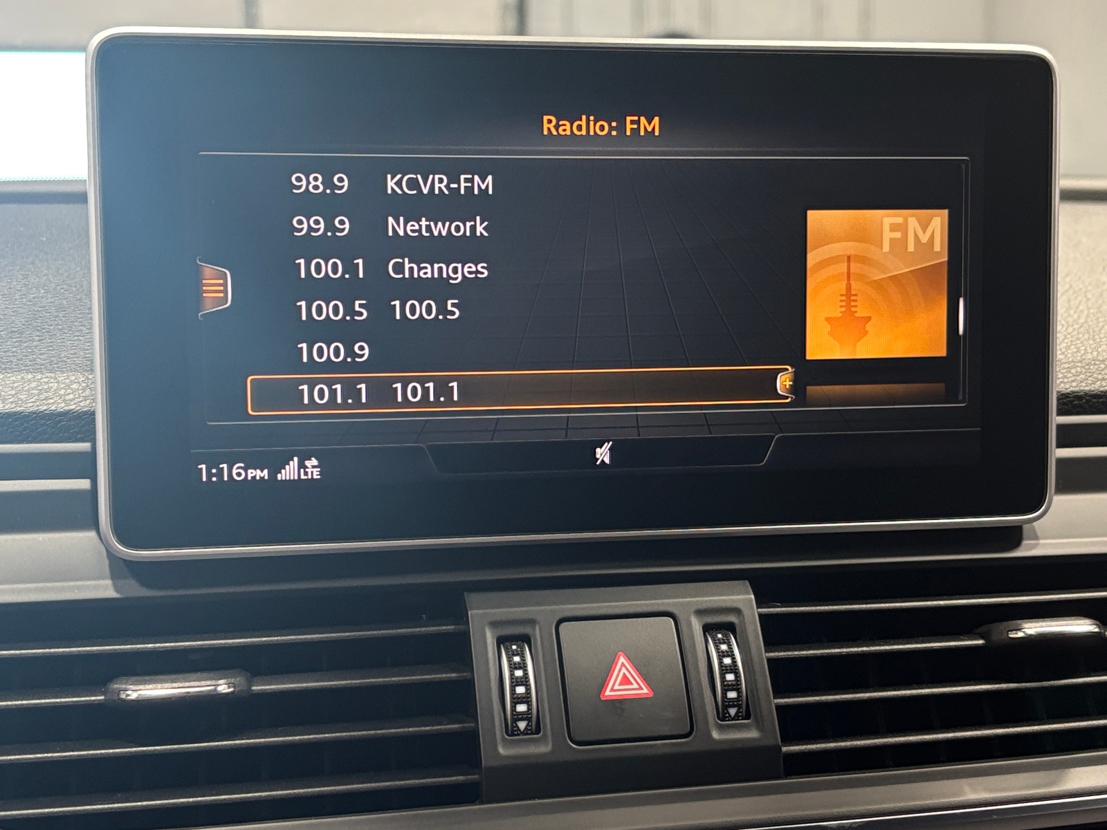 Thumbnail: 2019 Audi SQ5 - 3