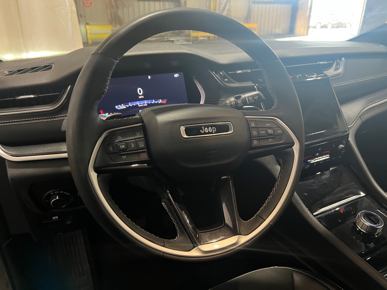 Thumbnail: 2023 Jeep Grand Cherokee - 4