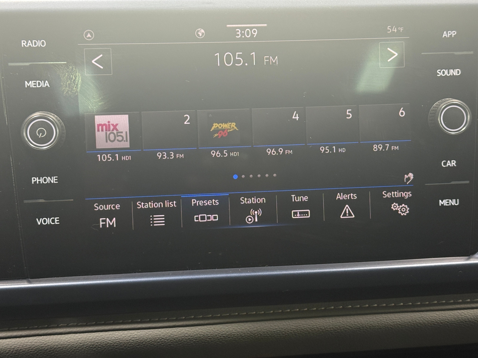 Thumbnail: 2024 Volkswagen Taos - 3