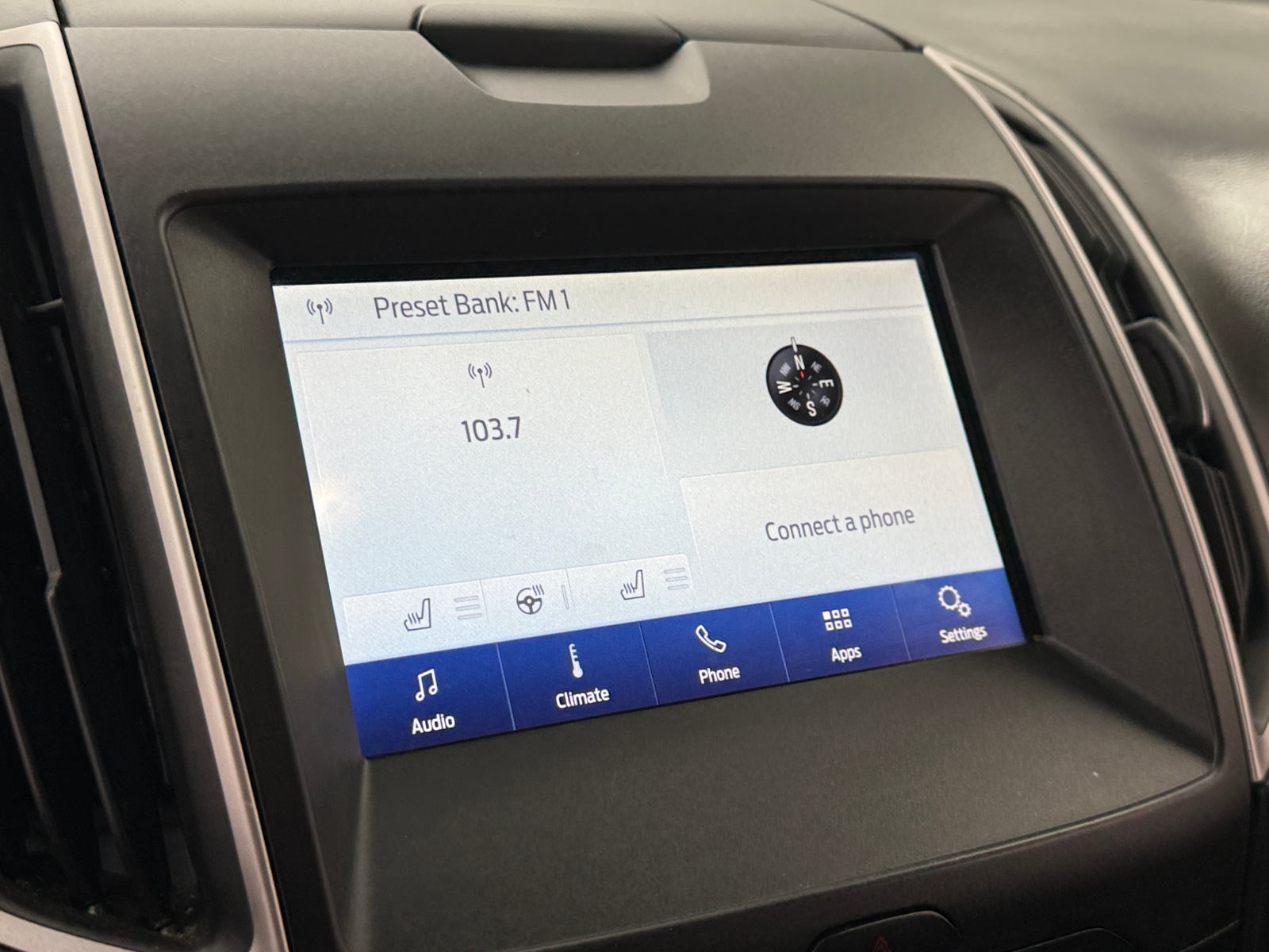 Thumbnail: 2019 Ford Edge - 3