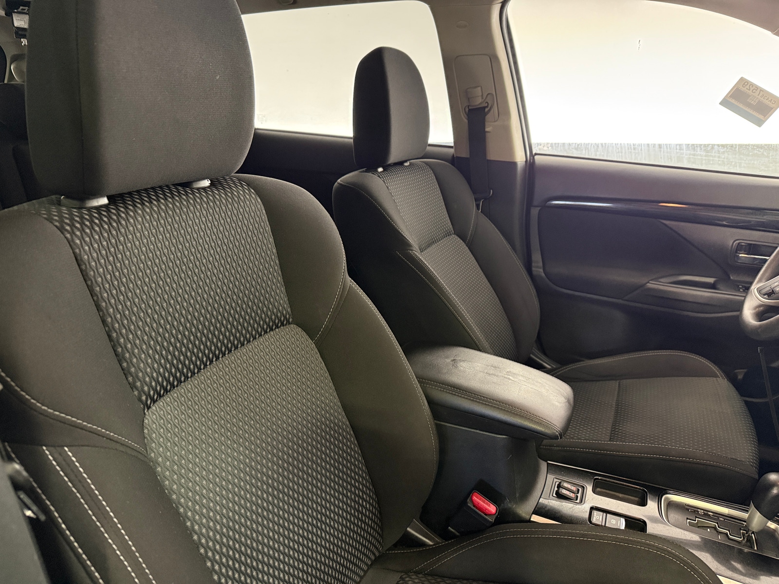 Thumbnail: 2020 Mitsubishi Outlander - 2