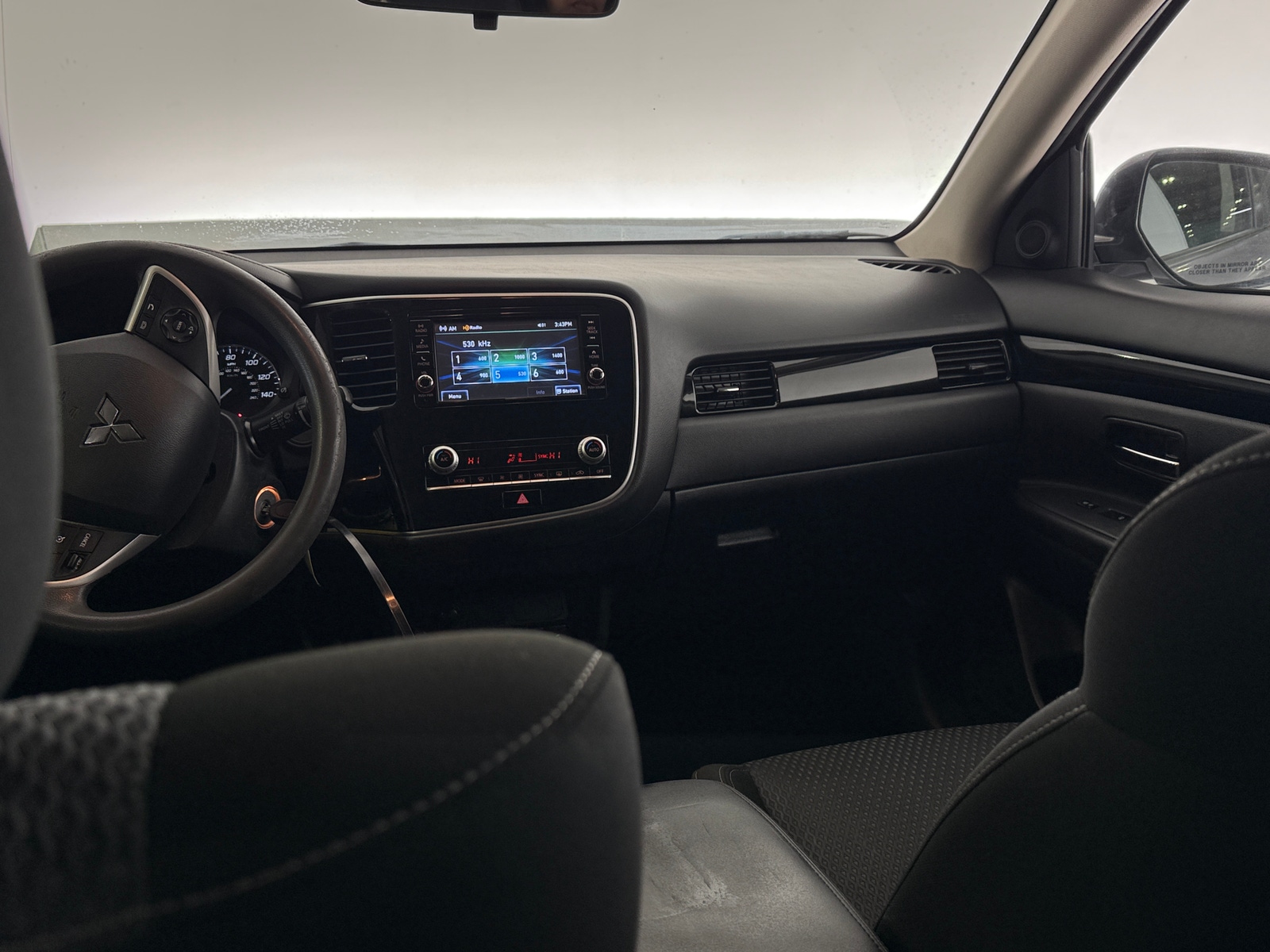 Thumbnail: 2020 Mitsubishi Outlander - 3