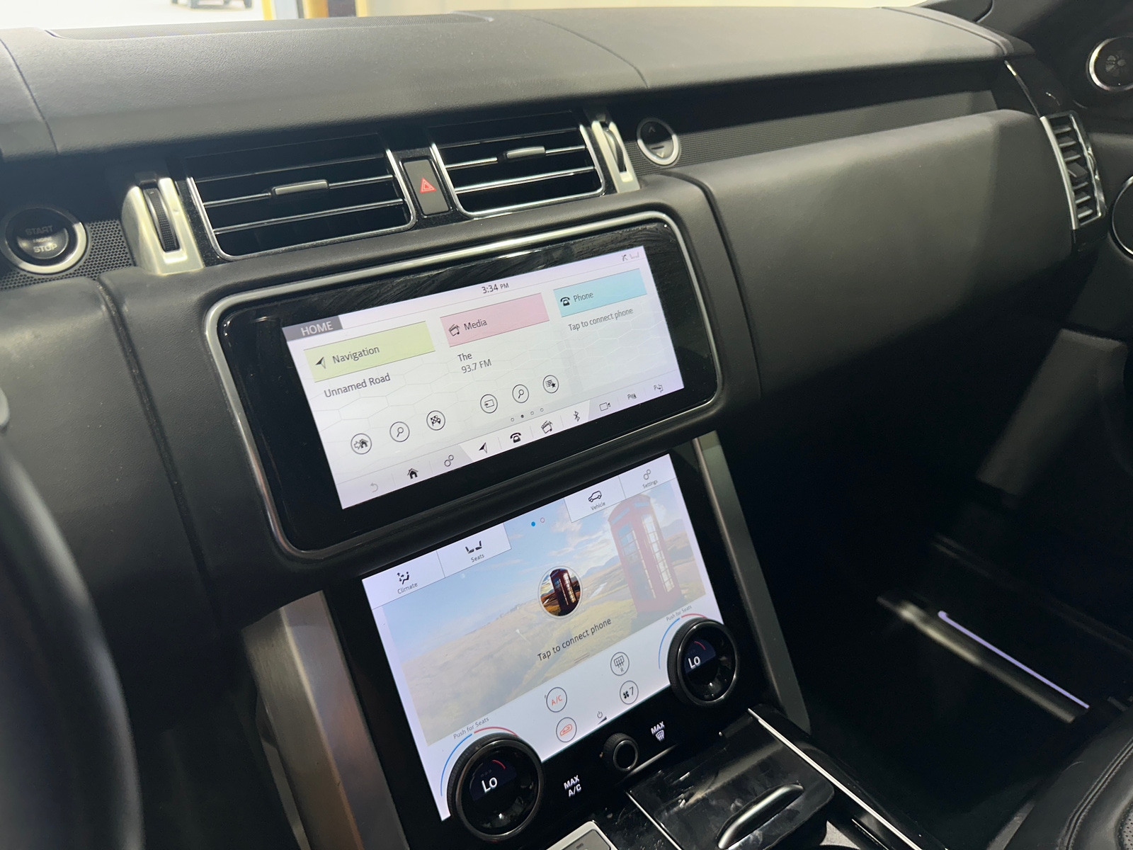 Thumbnail: 2021 Land Rover Range Rover - 3