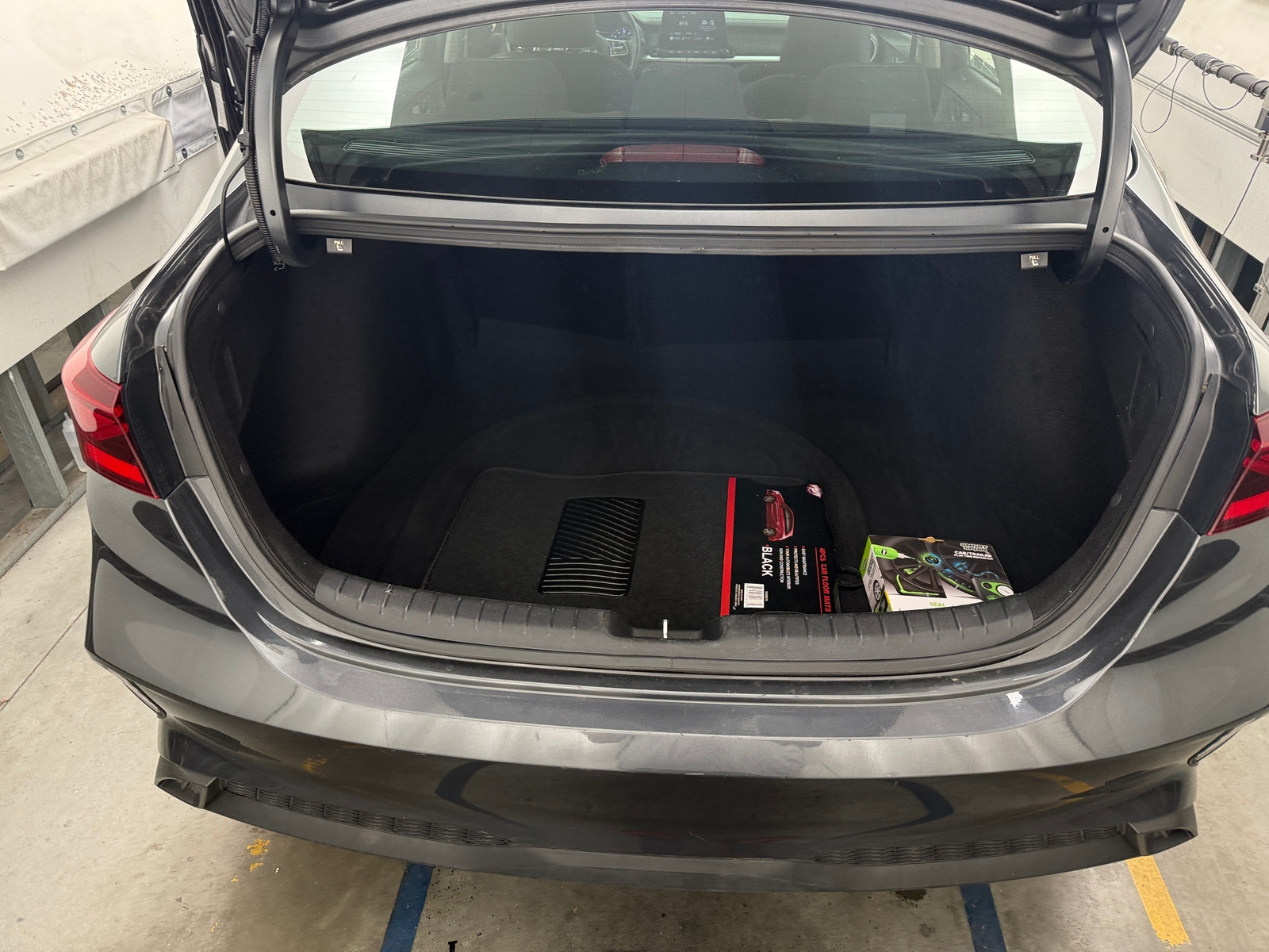 Thumbnail: 2024 Kia Forte - 7