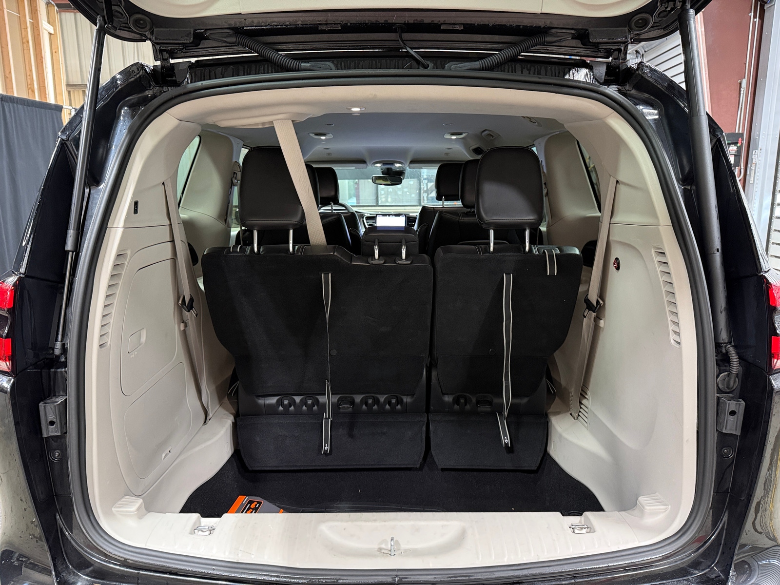 Thumbnail: 2024 Chrysler Pacifica - 6