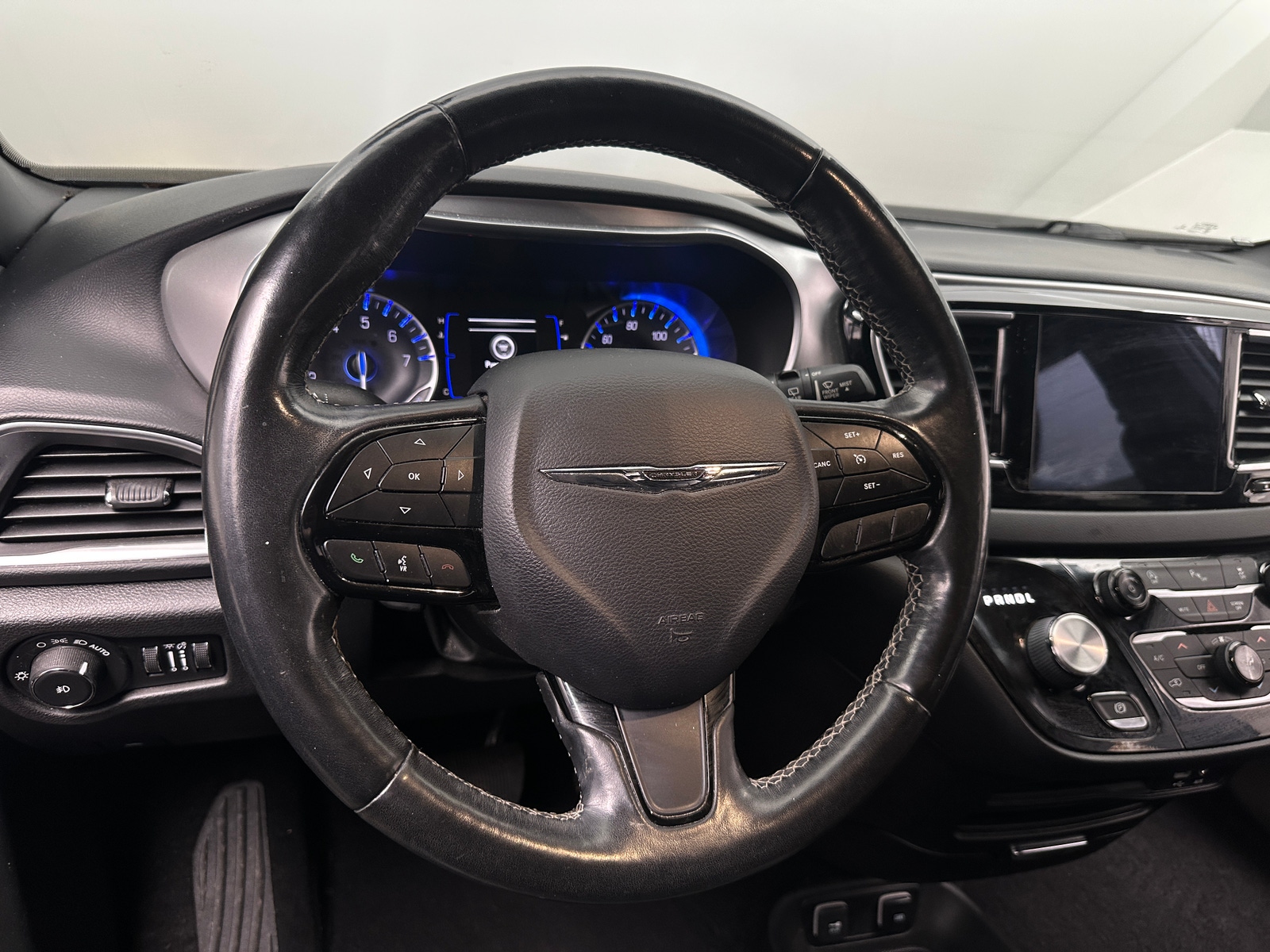 Thumbnail: 2019 Chrysler Pacifica - 4