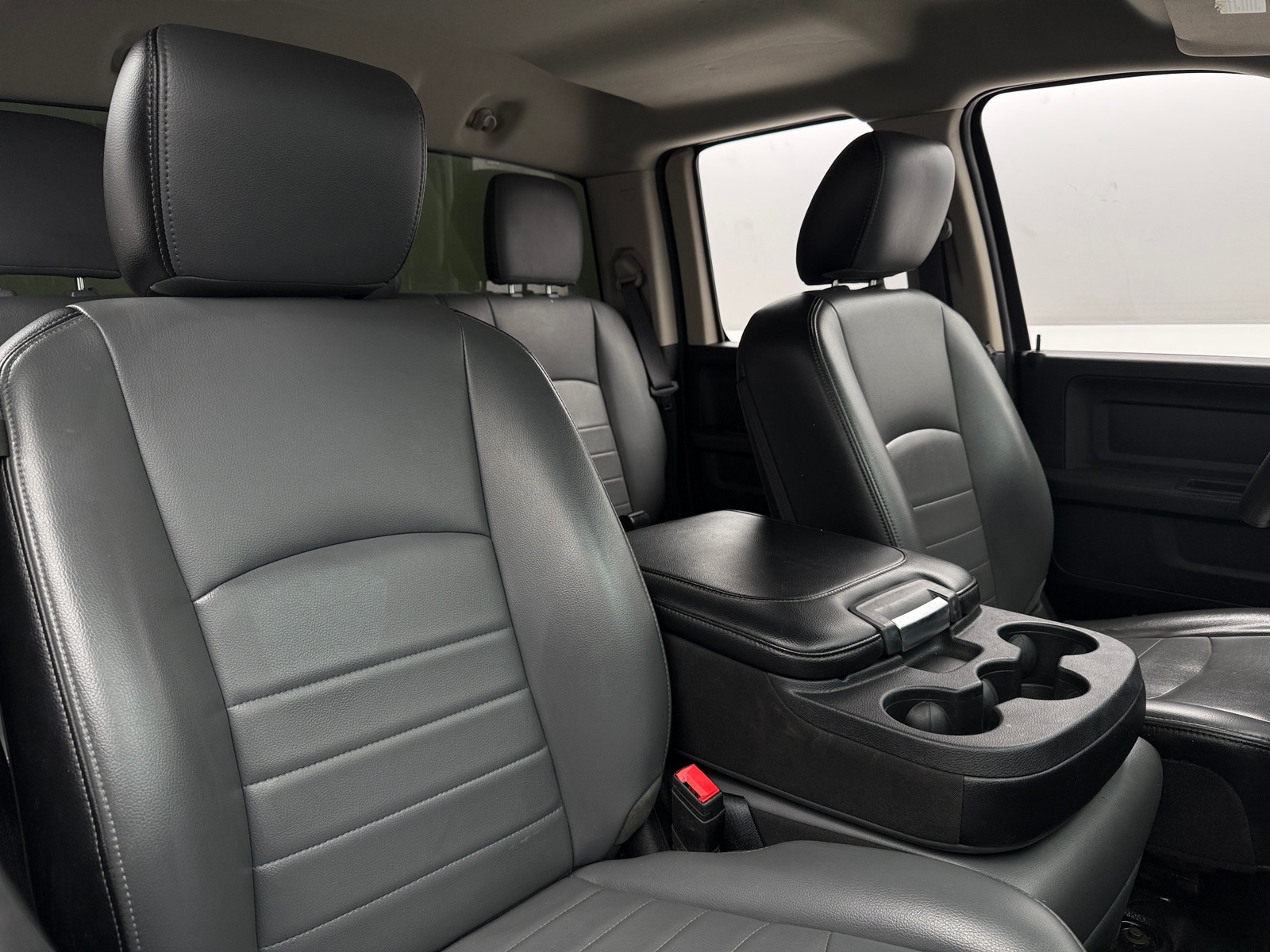 Thumbnail: 2022 RAM 1500 Classic - 2