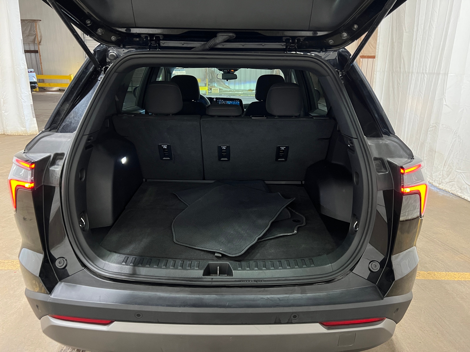 Thumbnail: 2025 Chevrolet Equinox - 7