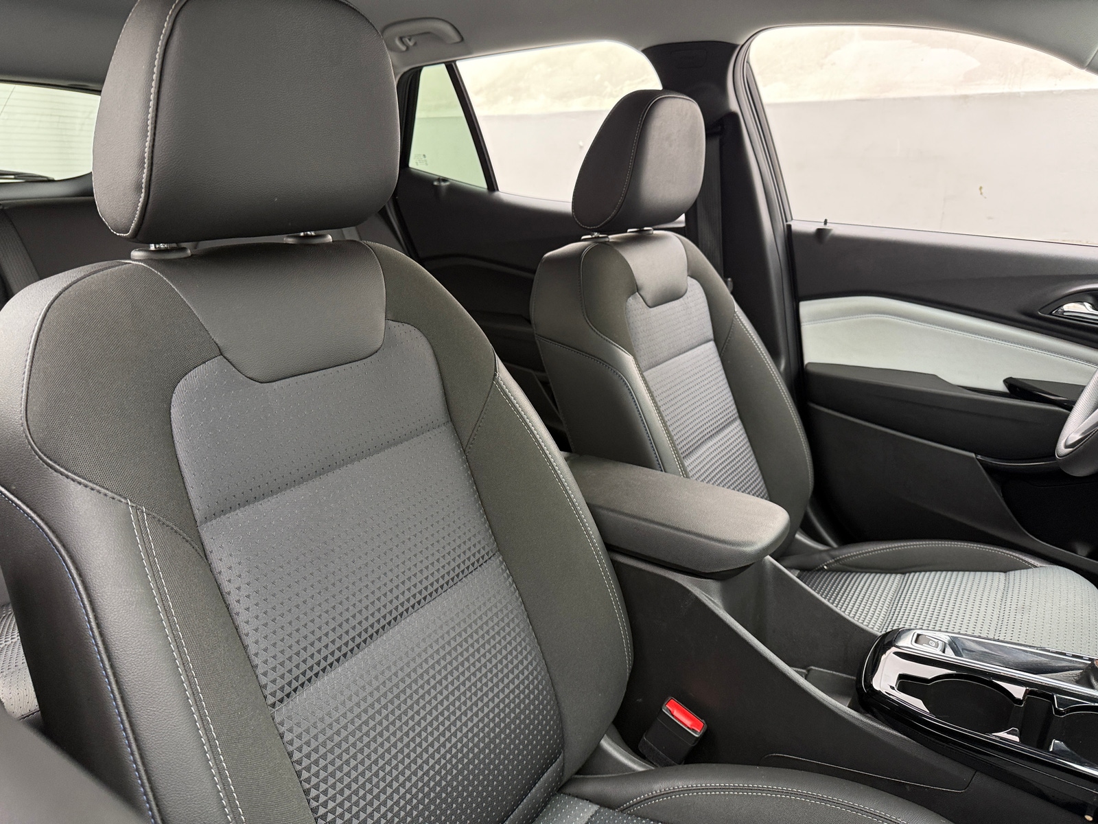 Thumbnail: 2025 Chevrolet Trax - 2