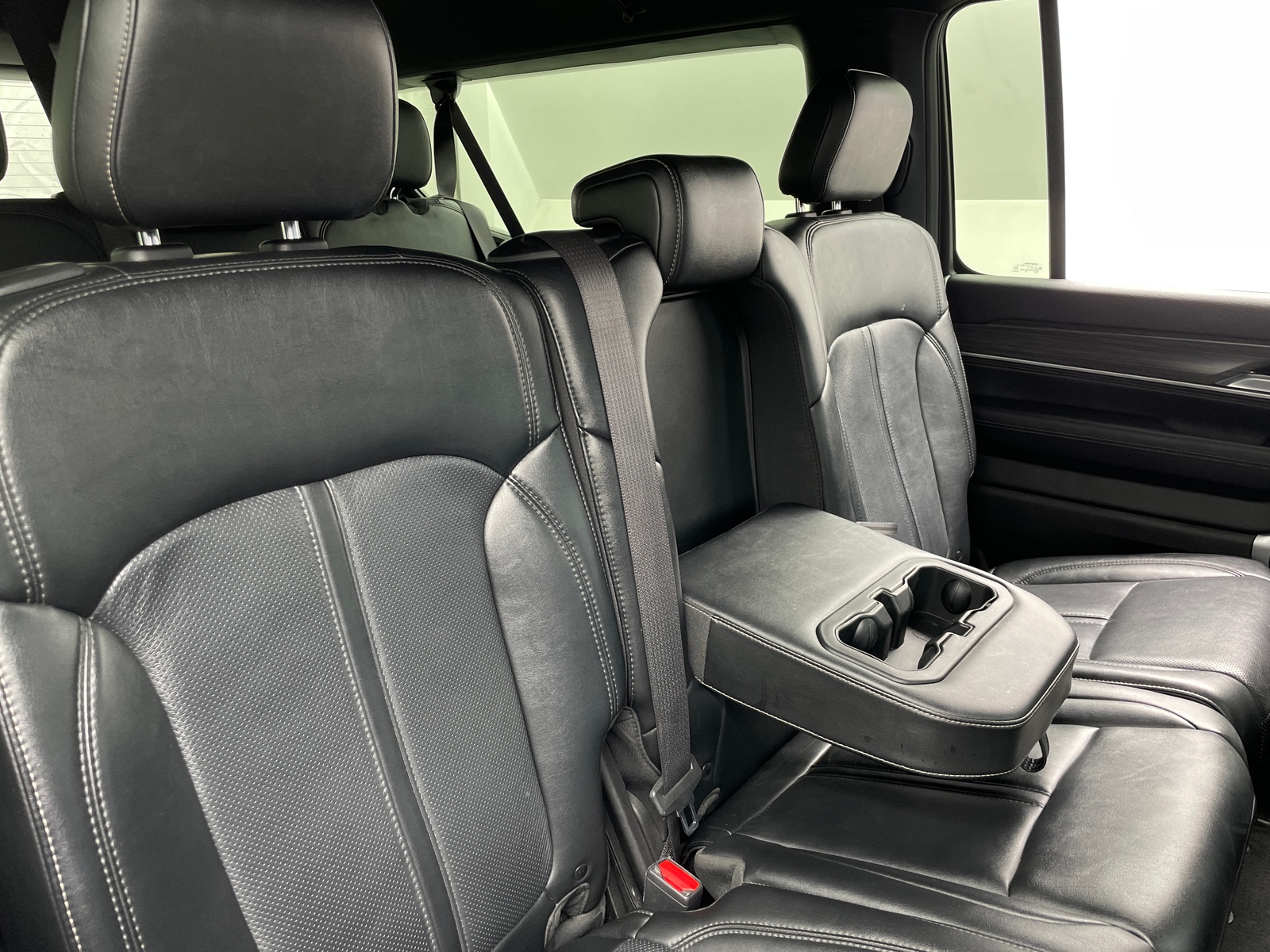 Thumbnail: 2024 Jeep Wagoneer - 5