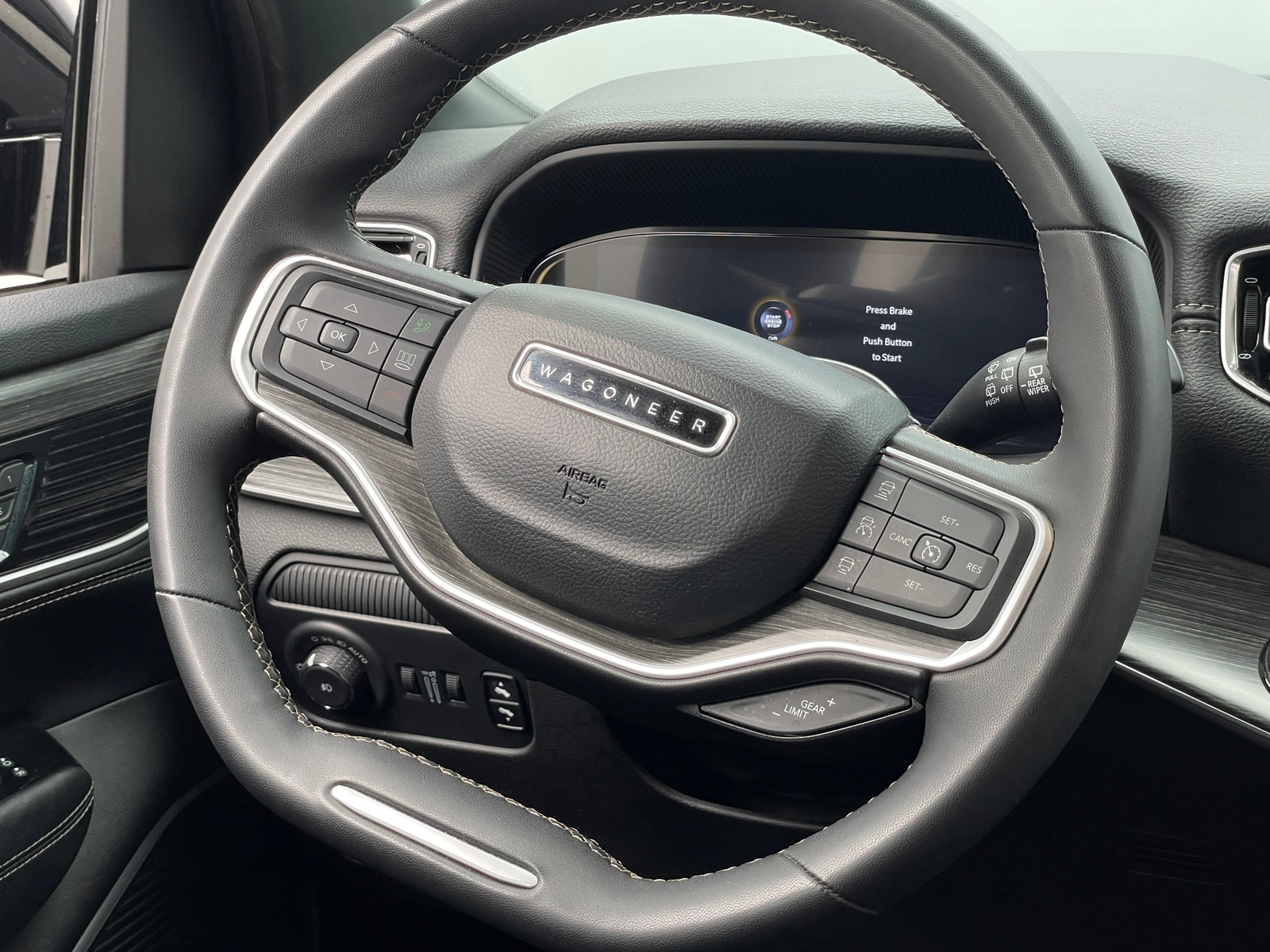 Thumbnail: 2024 Jeep Wagoneer - 4