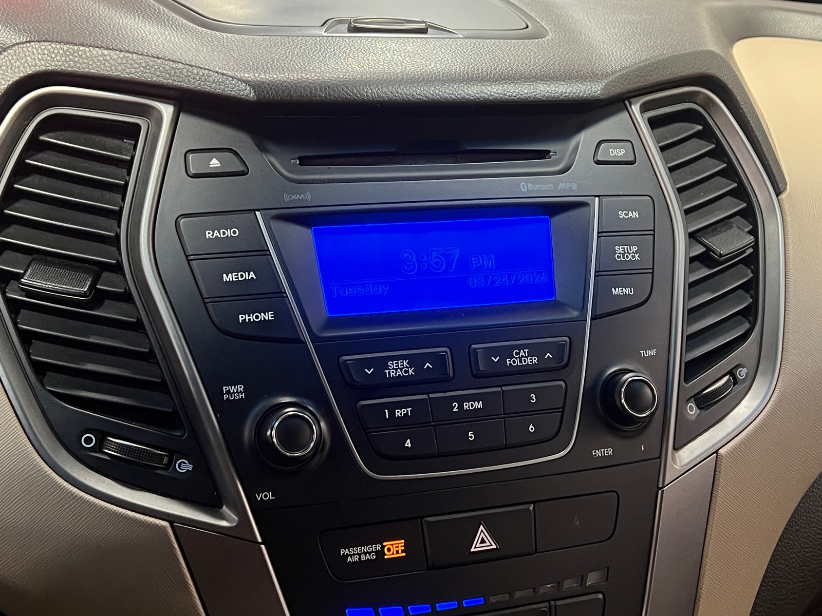 Thumbnail: 2016 Hyundai Santa Fe - 4