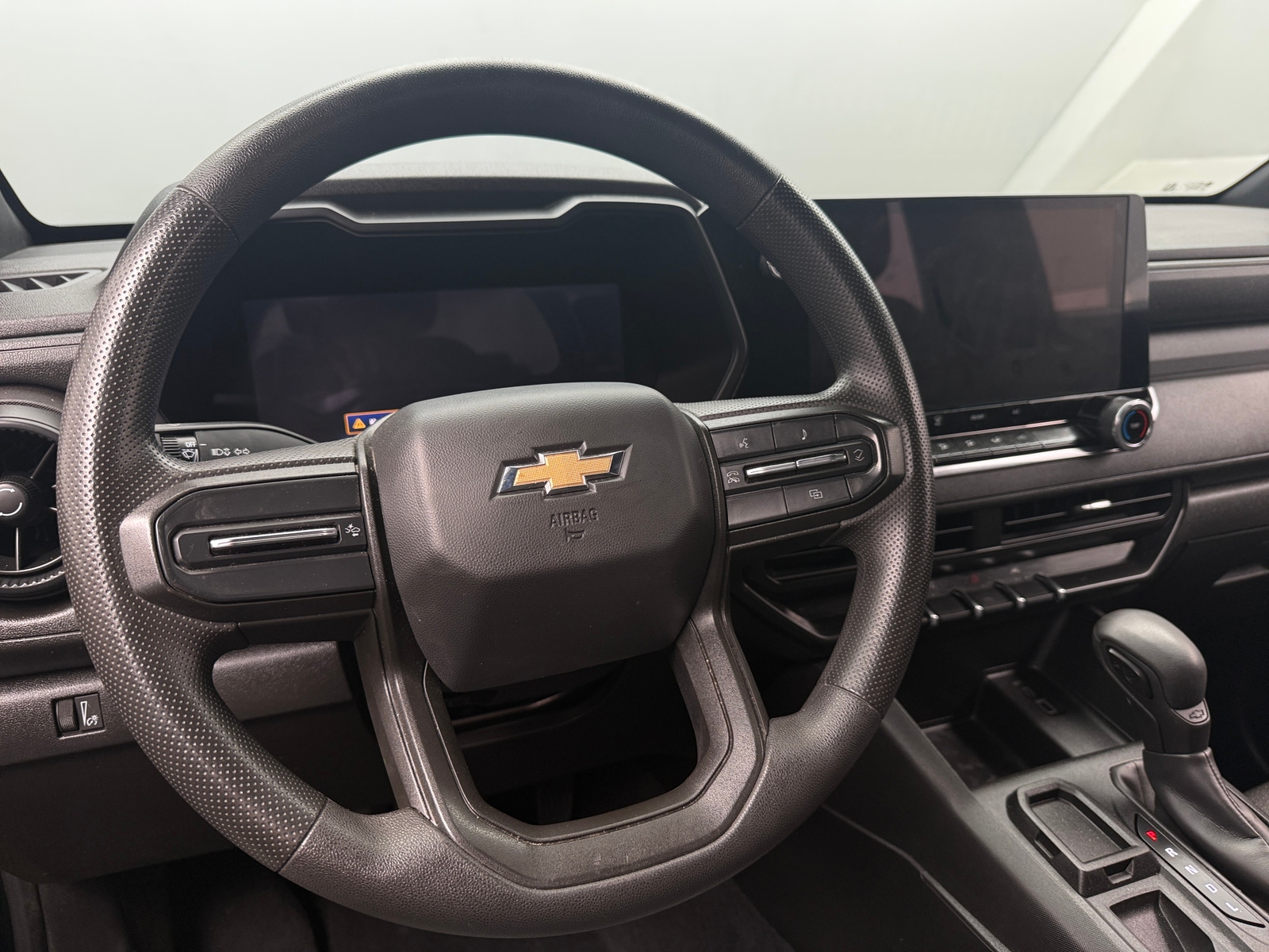 Thumbnail: 2024 Chevrolet Colorado - 5