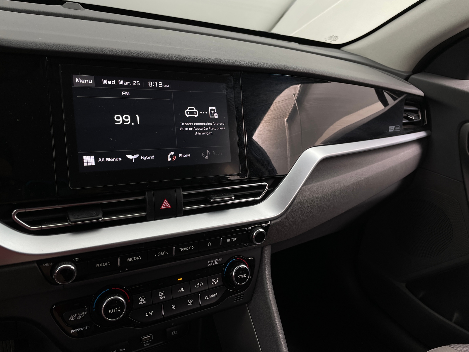 Thumbnail: 2021 Kia Niro - 4