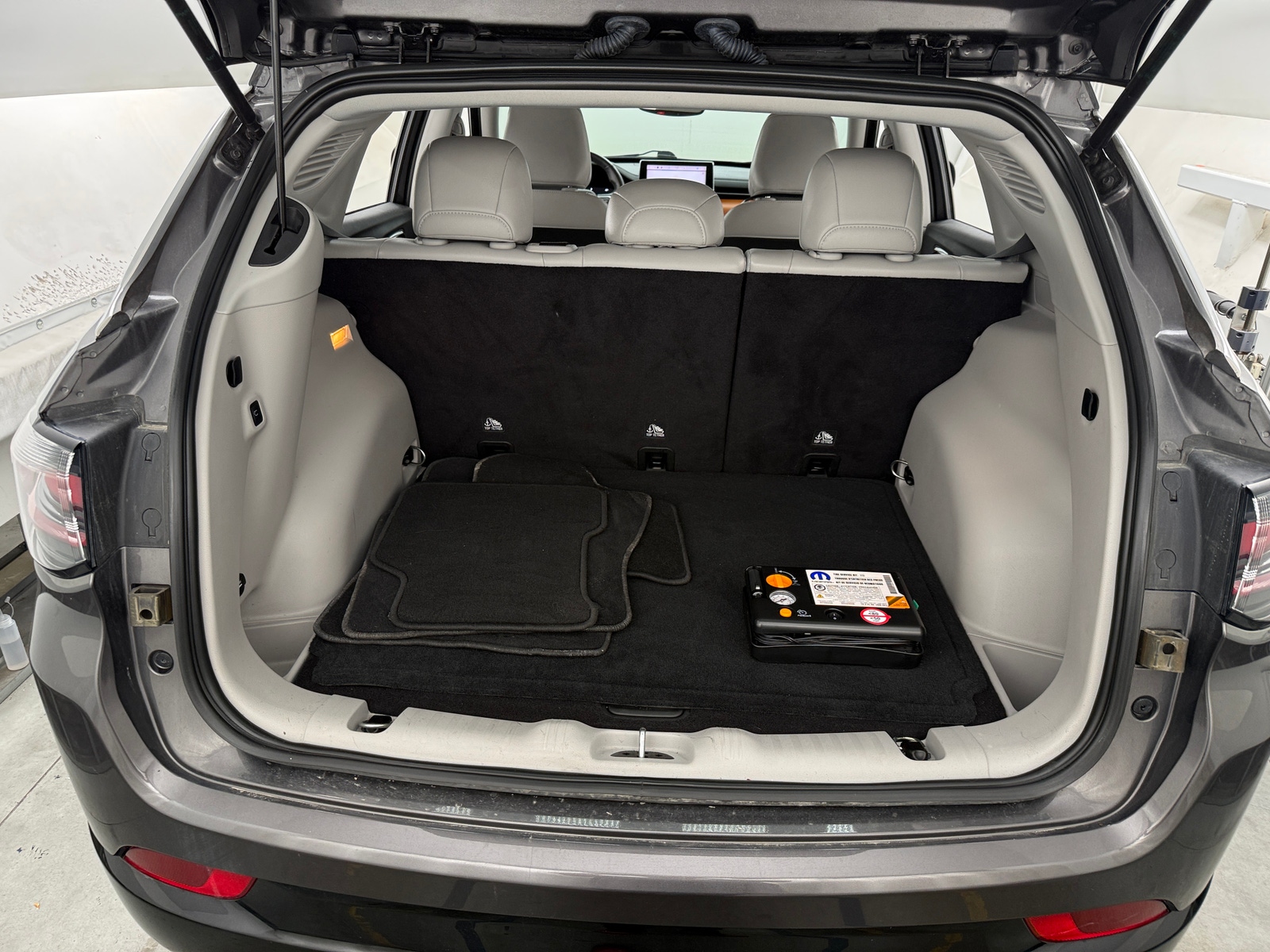 Thumbnail: 2022 Jeep Compass - 6