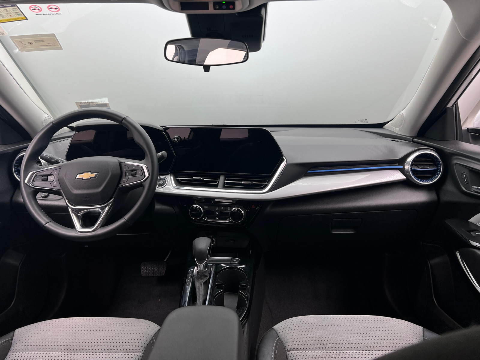 Thumbnail: 2025 Chevrolet Trax - 3