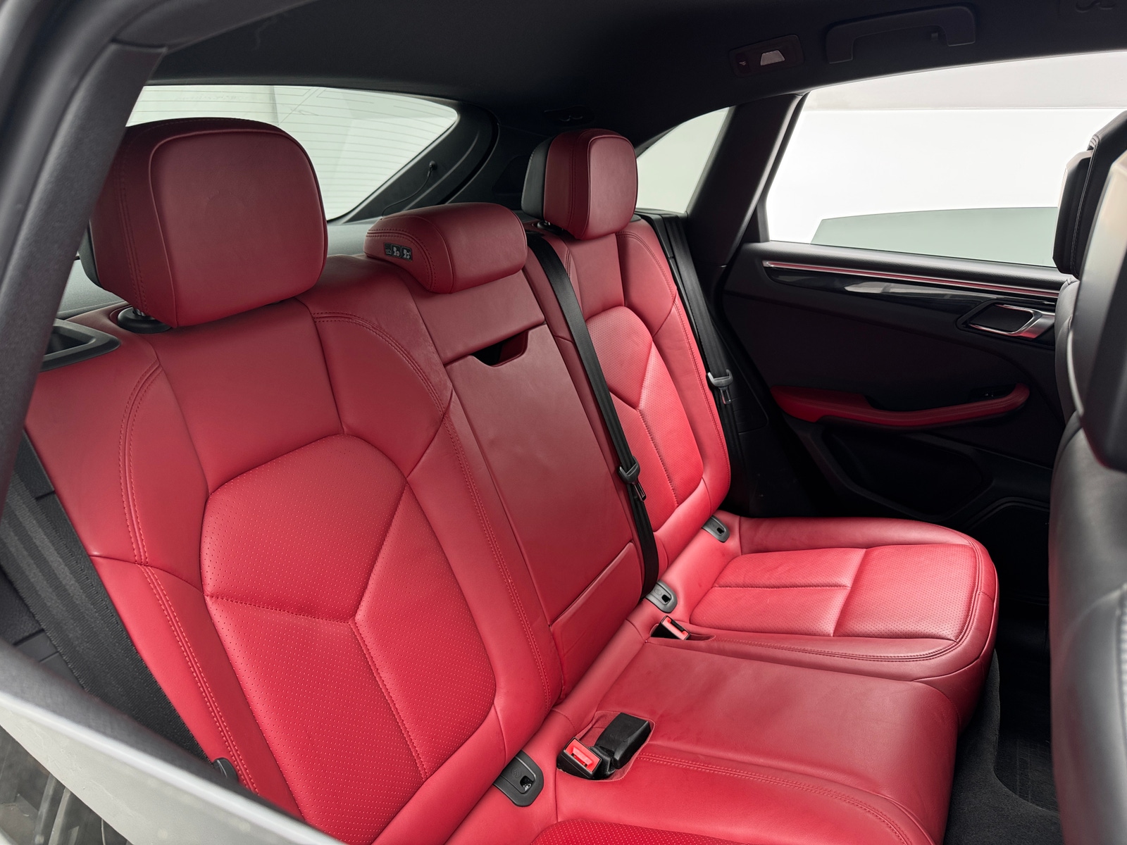 Thumbnail: 2017 Porsche Macan - 5