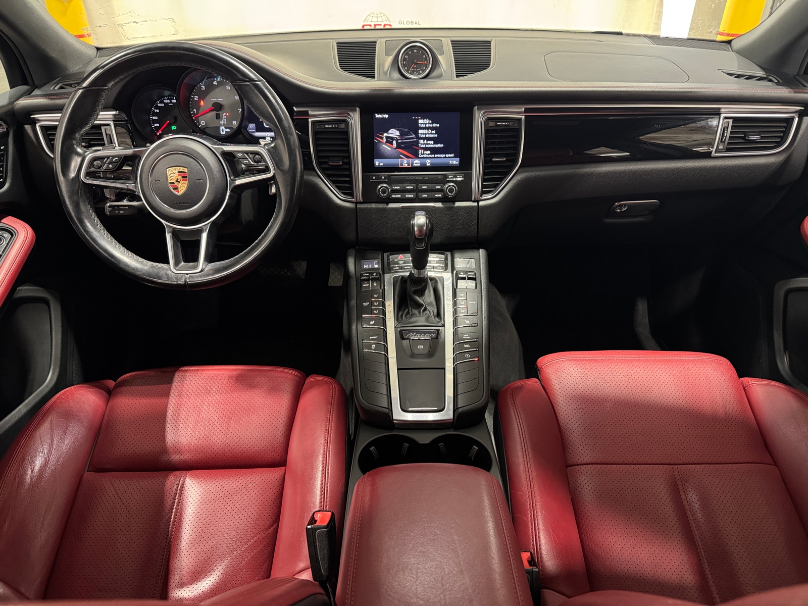 Thumbnail: 2017 Porsche Macan - 2