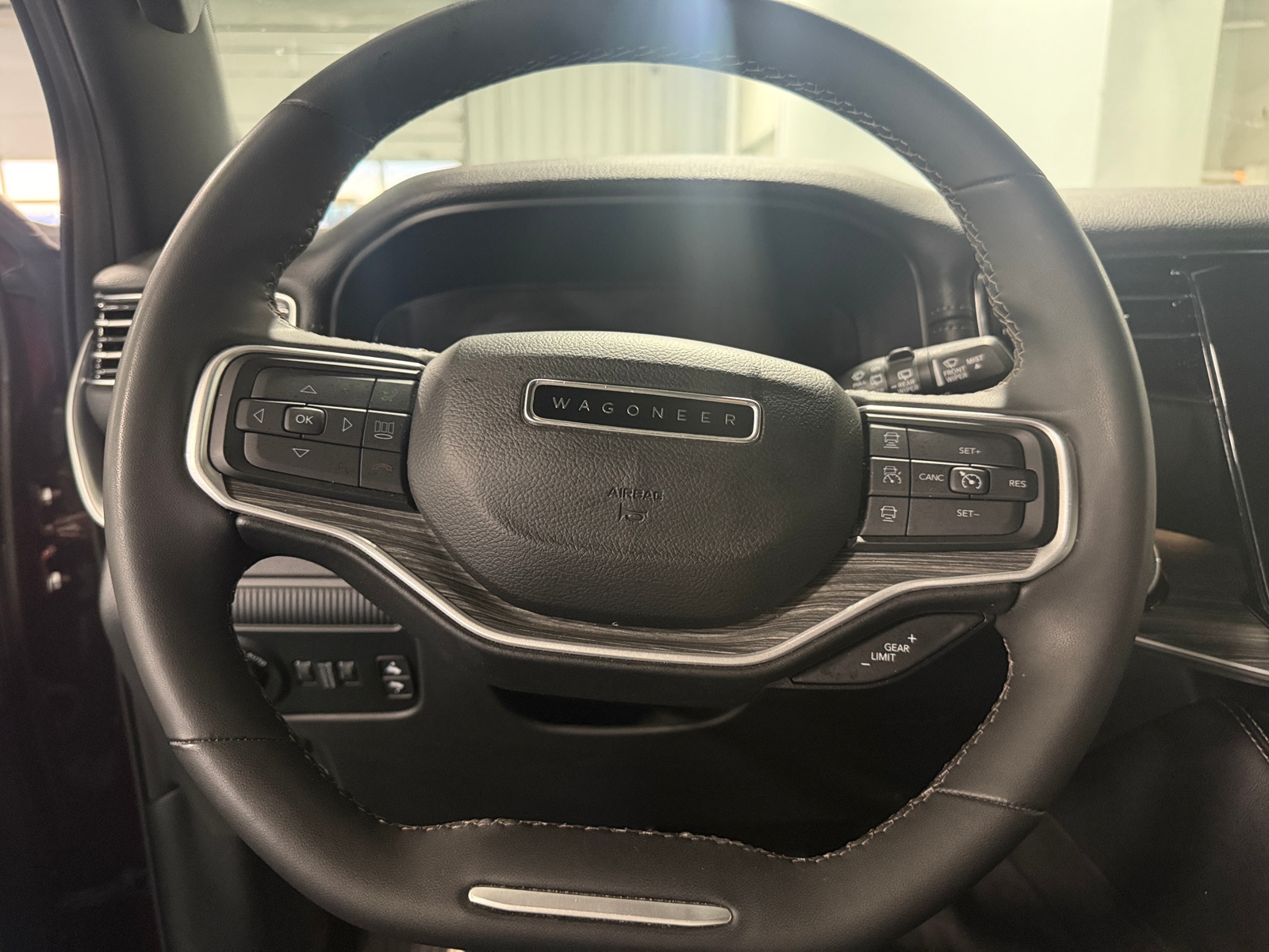 Thumbnail: 2024 Jeep Wagoneer - 4