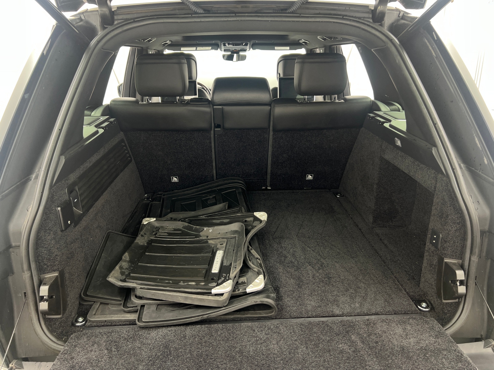 Thumbnail: 2021 Land Rover Range Rover - 6