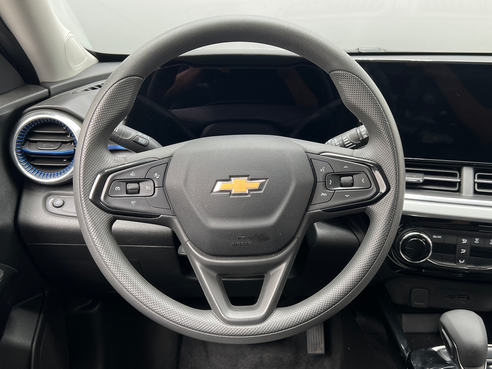 Thumbnail: 2025 Chevrolet Trax - 5