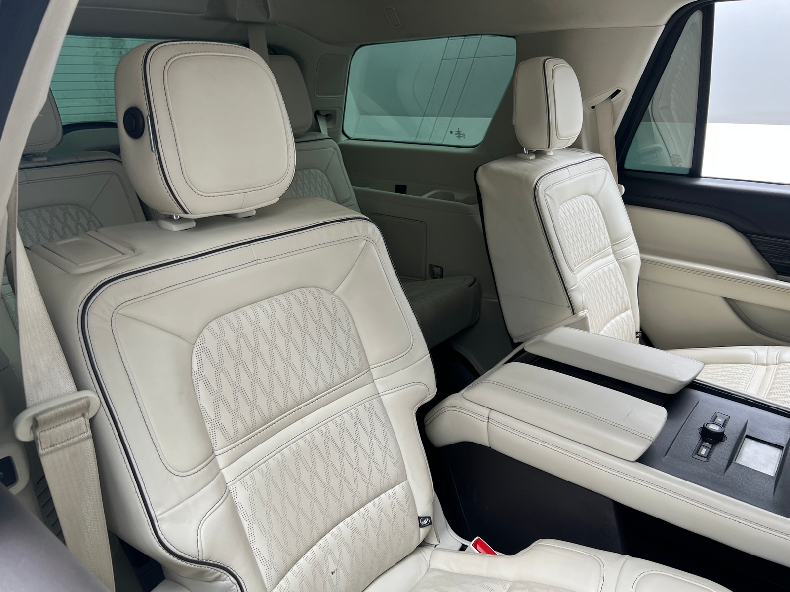 Thumbnail: 2020 Lincoln Navigator - 5