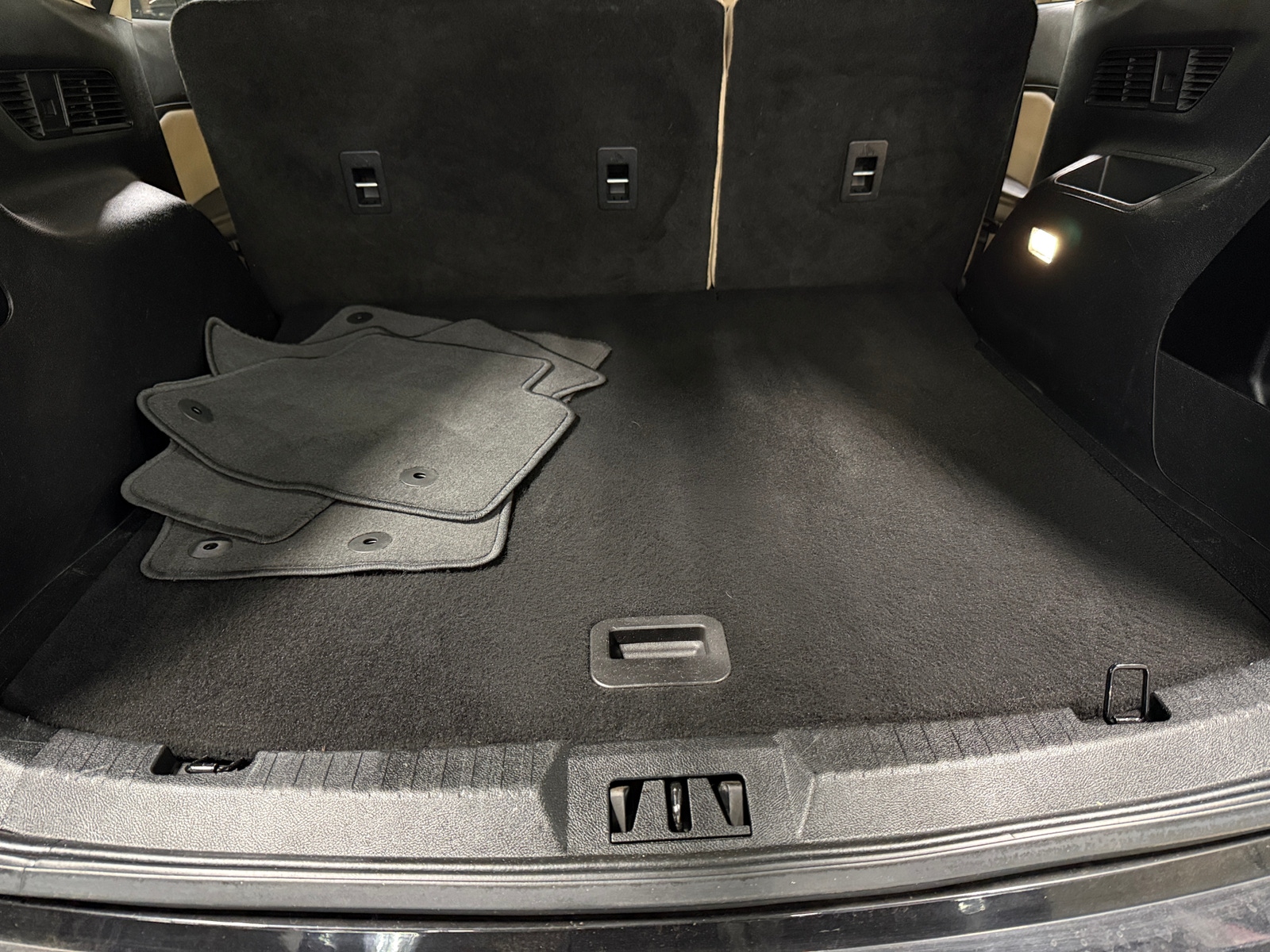 Thumbnail: 2021 Ford Edge - 6