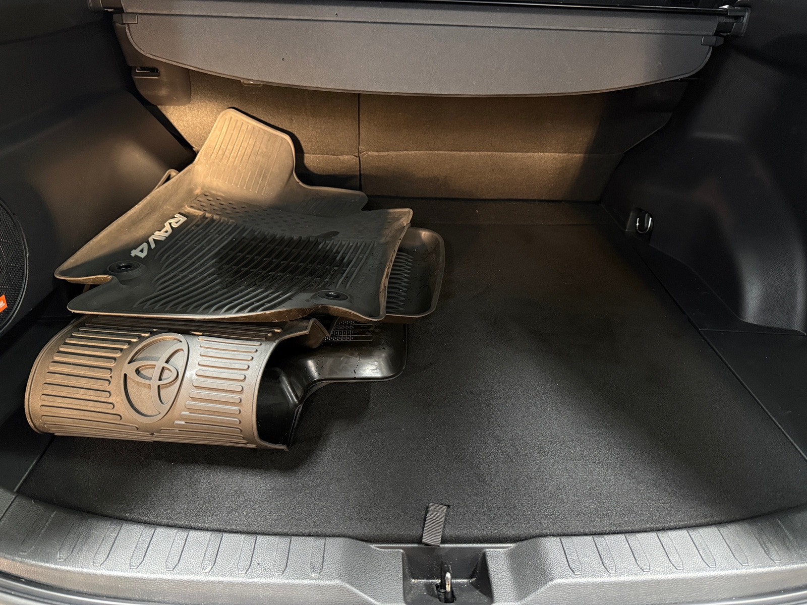 Thumbnail: 2020 Toyota RAV4 - 6