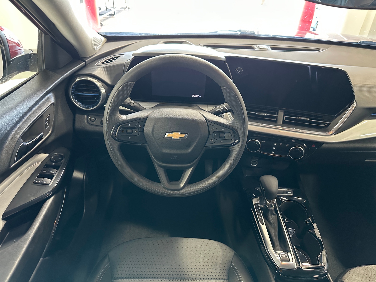 Thumbnail: 2025 Chevrolet Trax - 5