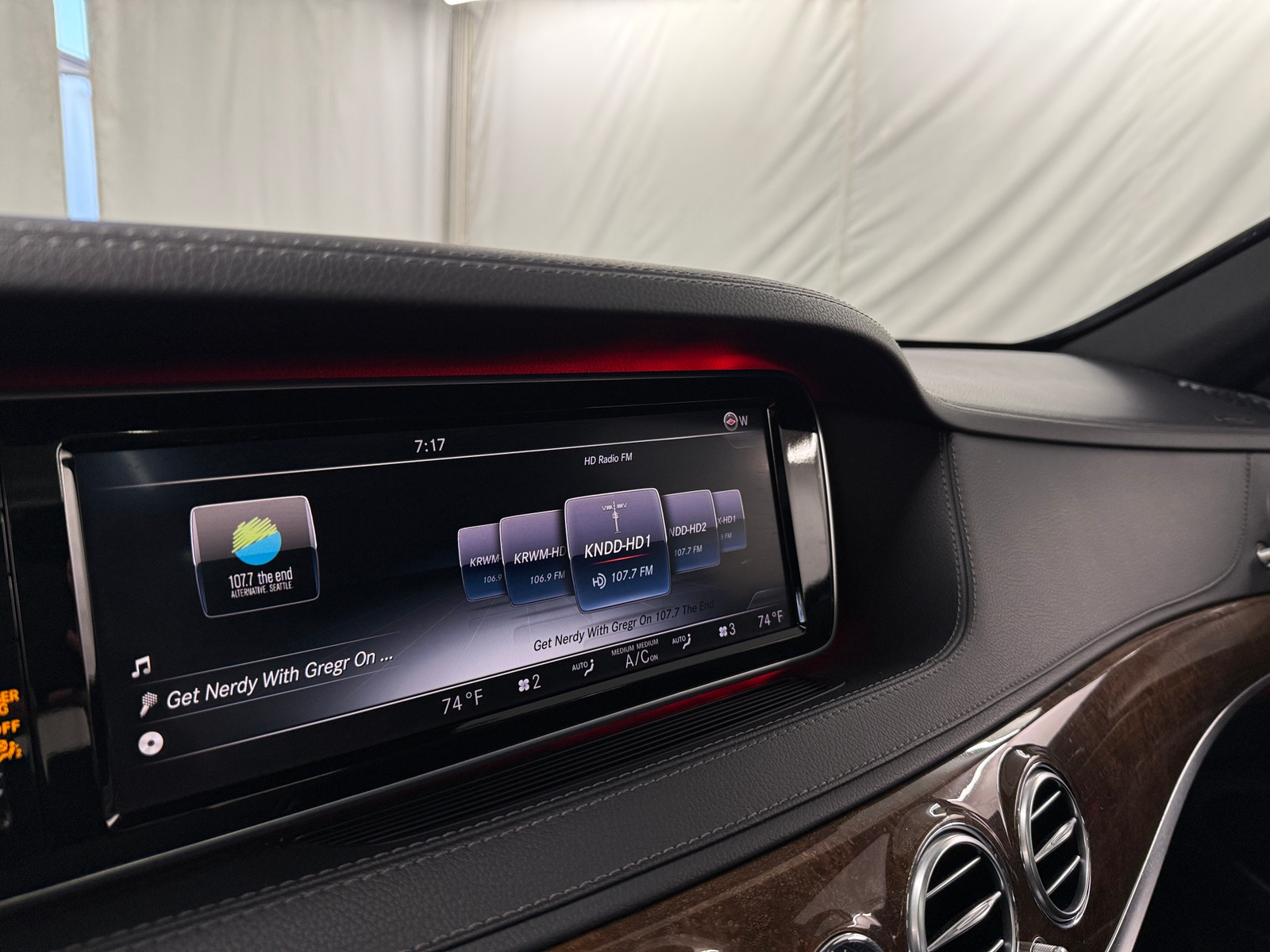 Thumbnail: 2015 Mercedes-Benz S-Class - 3