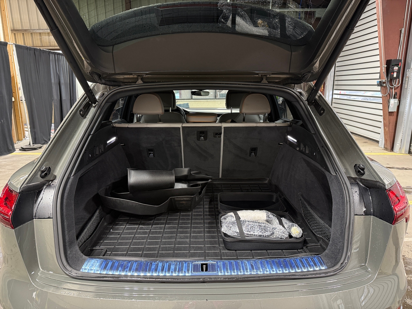 Thumbnail: 2022 Audi e-tron - 6